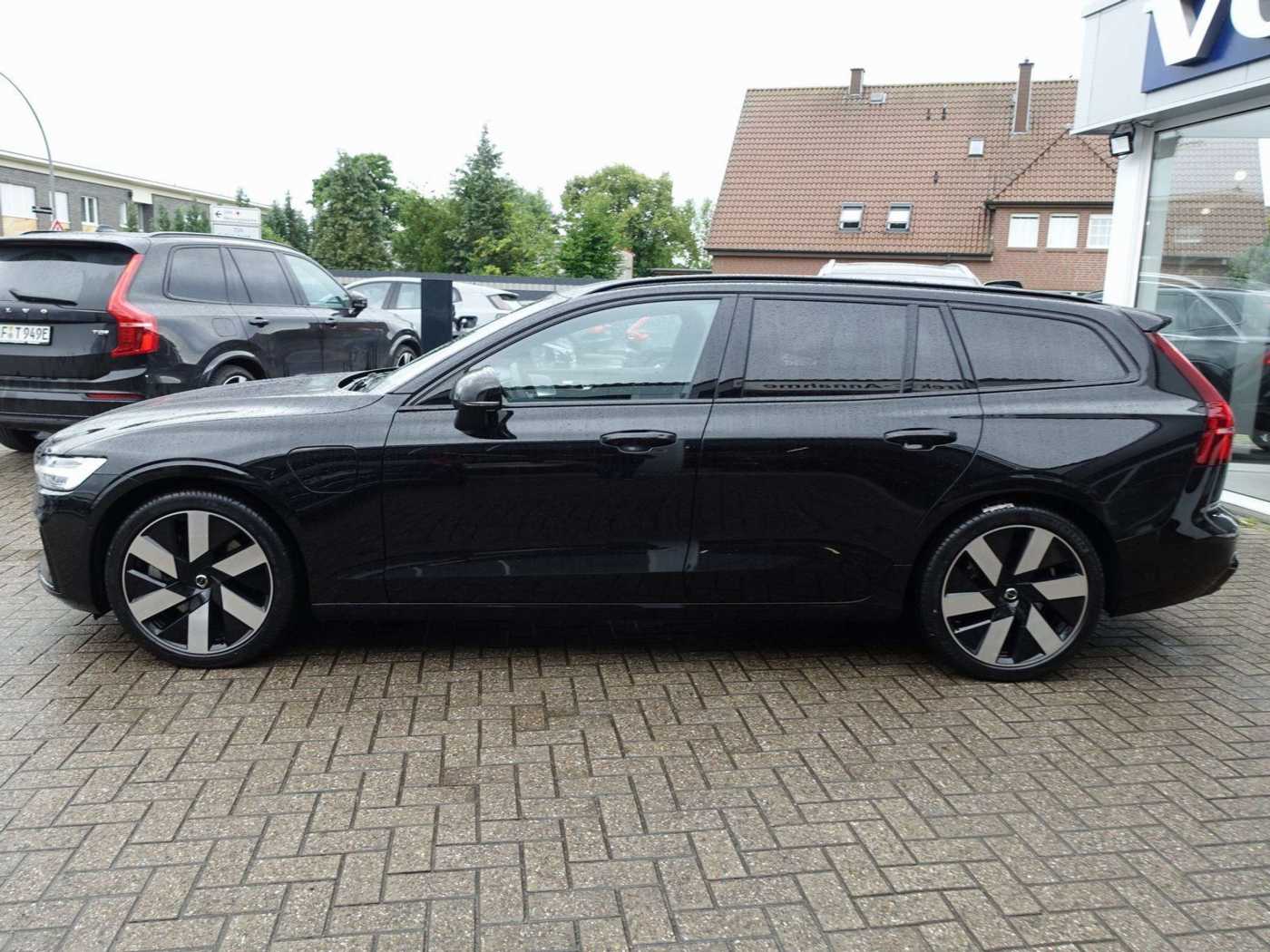 Volvo  Ultra Dark T6 AWD/Massage/AHK/B&W/360°/BLIS