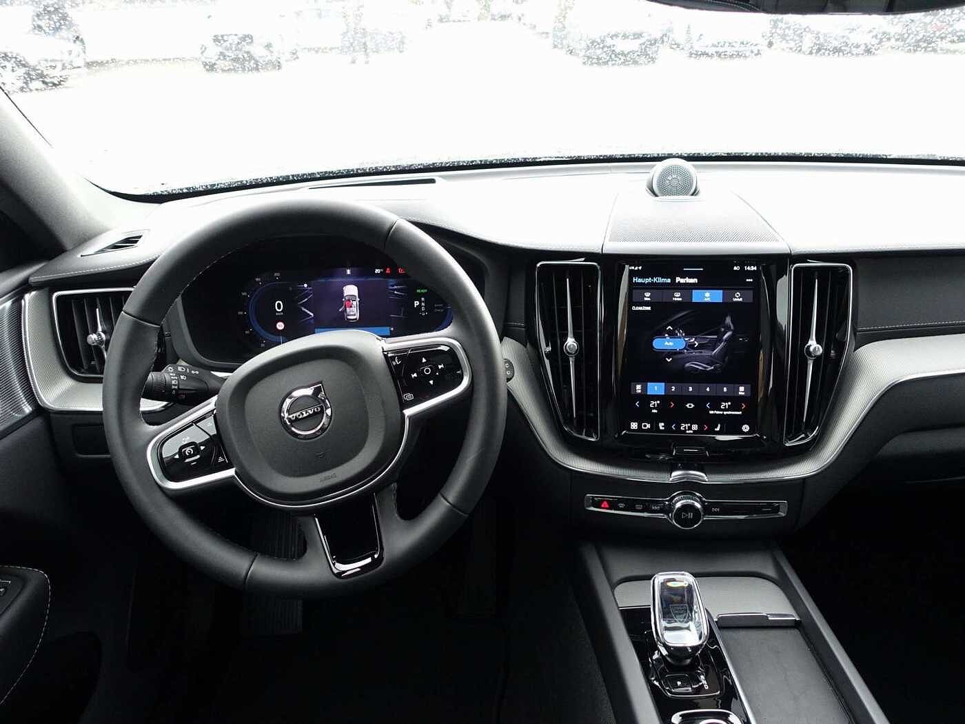 Volvo  Black Edition Ultra T6 AWD/B&W/HeadUP/FourC