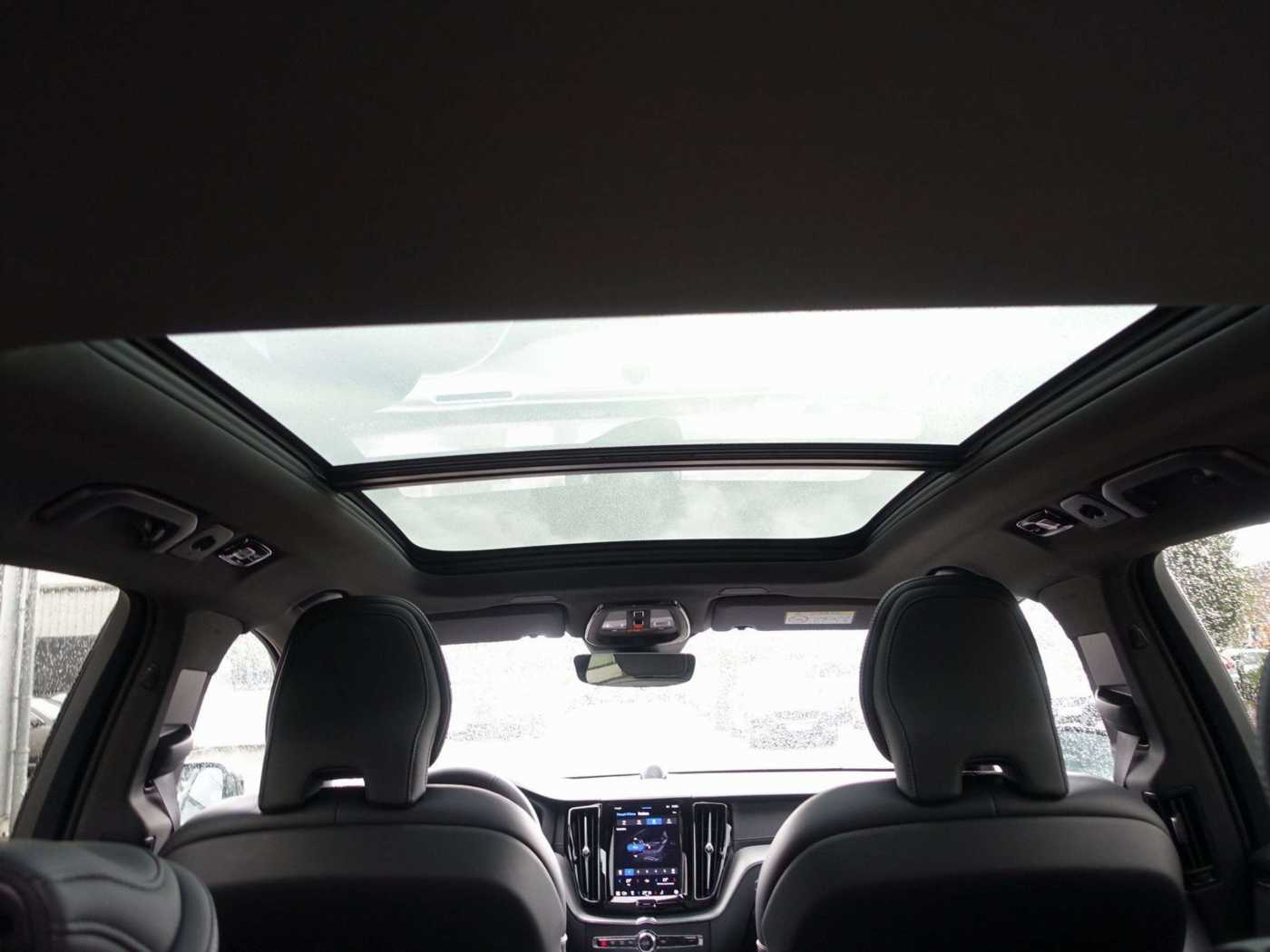 Volvo  Black Edition Ultra T6 AWD/B&W/HeadUP/FourC