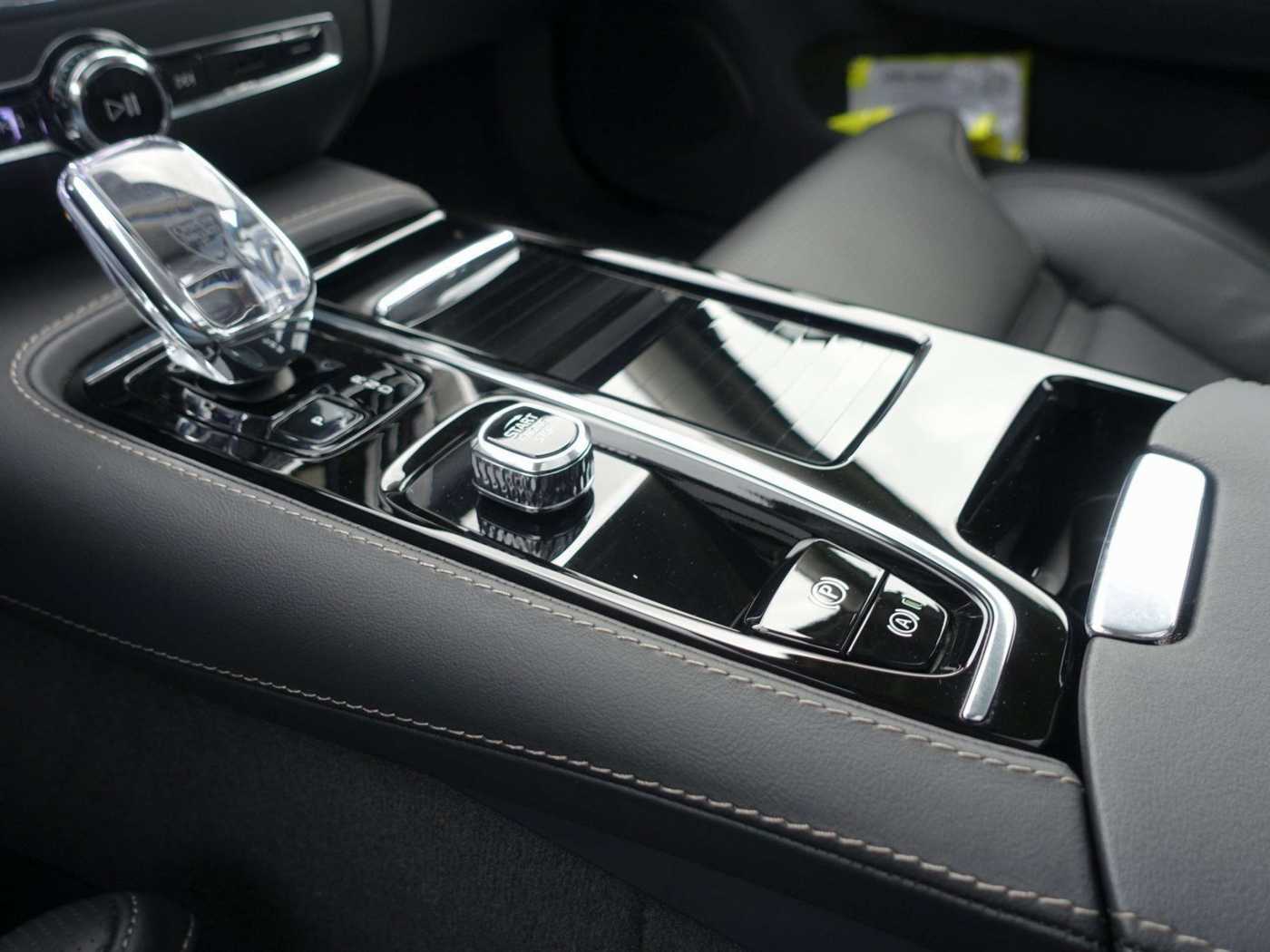 Volvo  Recharge Ultimate T8 AWD/Massage/B&W/360°