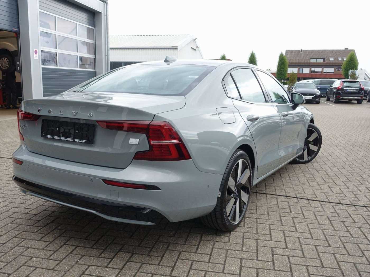 Volvo  Recharge Ultimate T8 AWD/Massage/B&W/360°