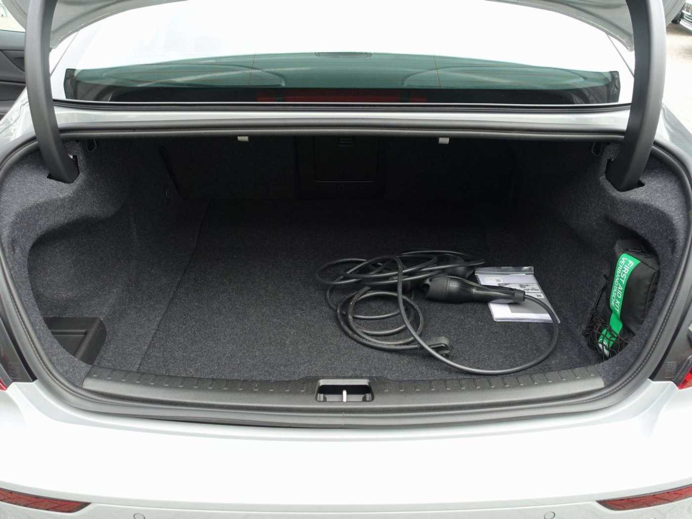 Volvo  Recharge Ultimate T8 AWD/Massage/B&W/360°