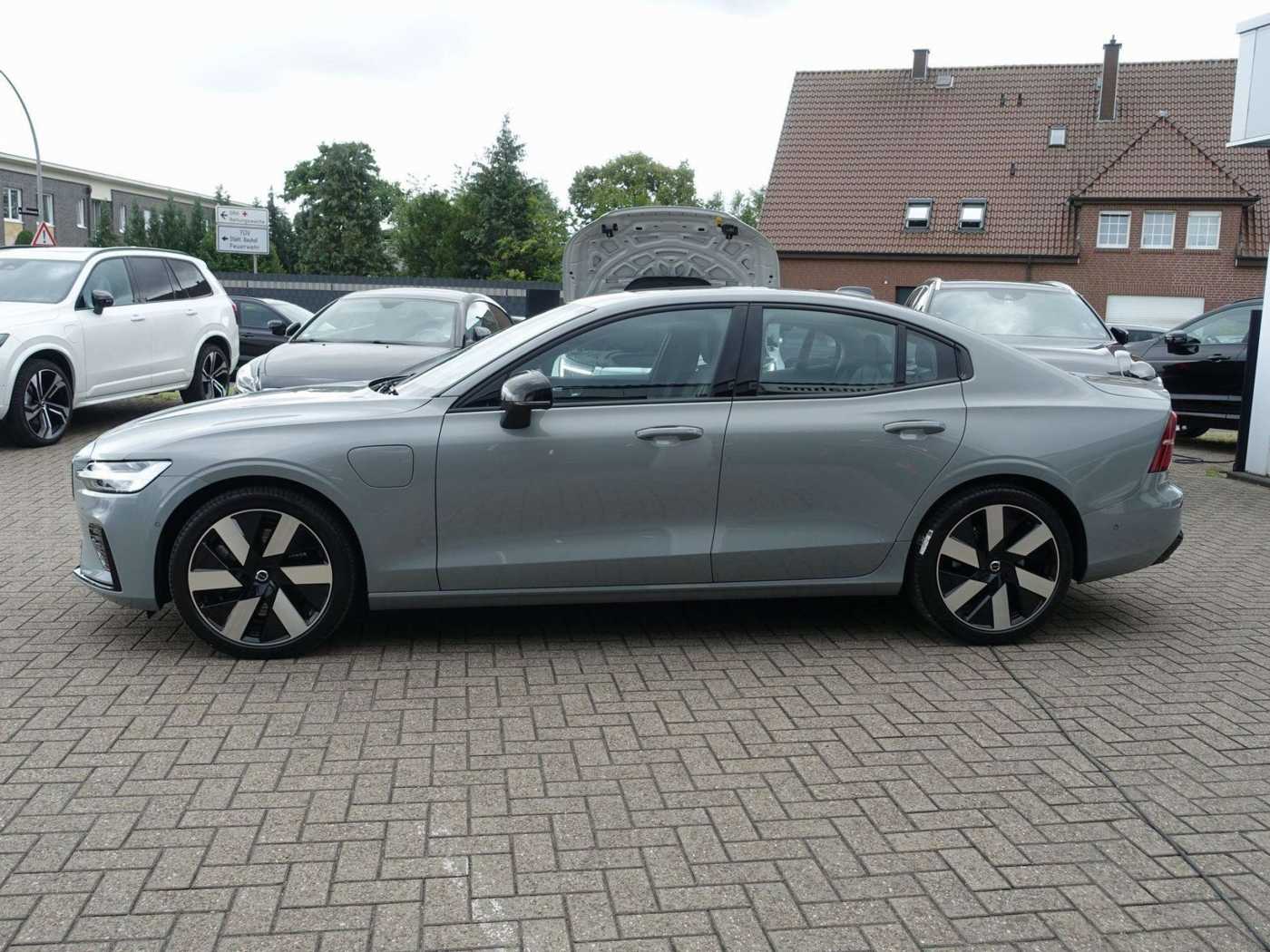Volvo  Recharge Ultimate T8 AWD/Massage/B&W/360°