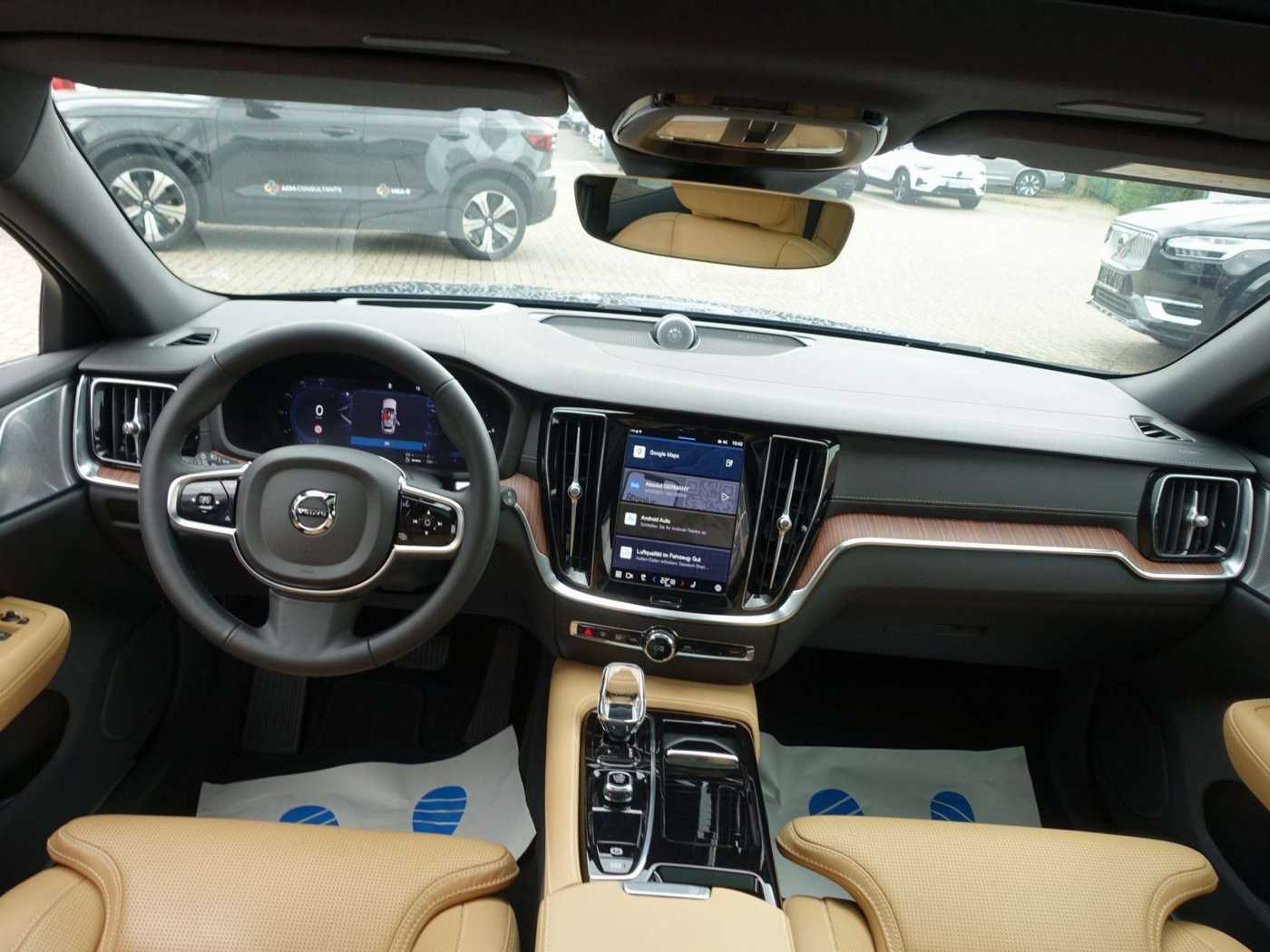 Volvo  Ultra T6 AWD/Massage/B&W/360°/AHK/HeadUP/BLS