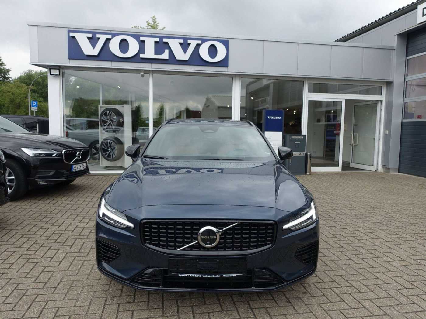 Volvo  Ultra T6 AWD/Massage/B&W/360°/AHK/HeadUP/BLS