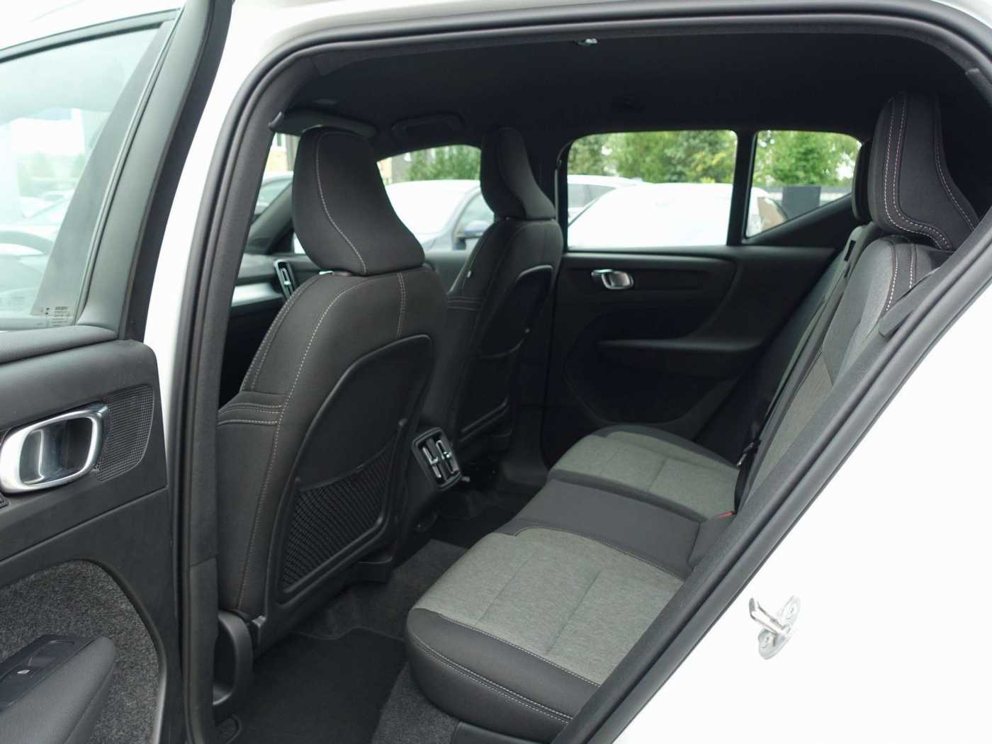 Volvo  Core B3 Mild-Hybrid/Kamera/Pilot/Memory/LED