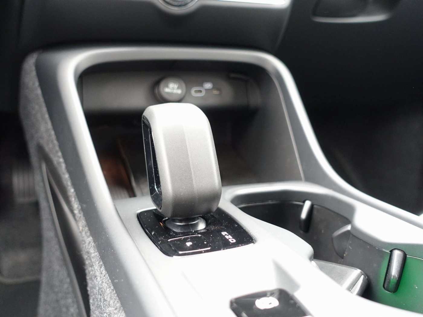 Volvo  Core B3 Mild-Hybrid/Kamera/Pilot/Memory/LED