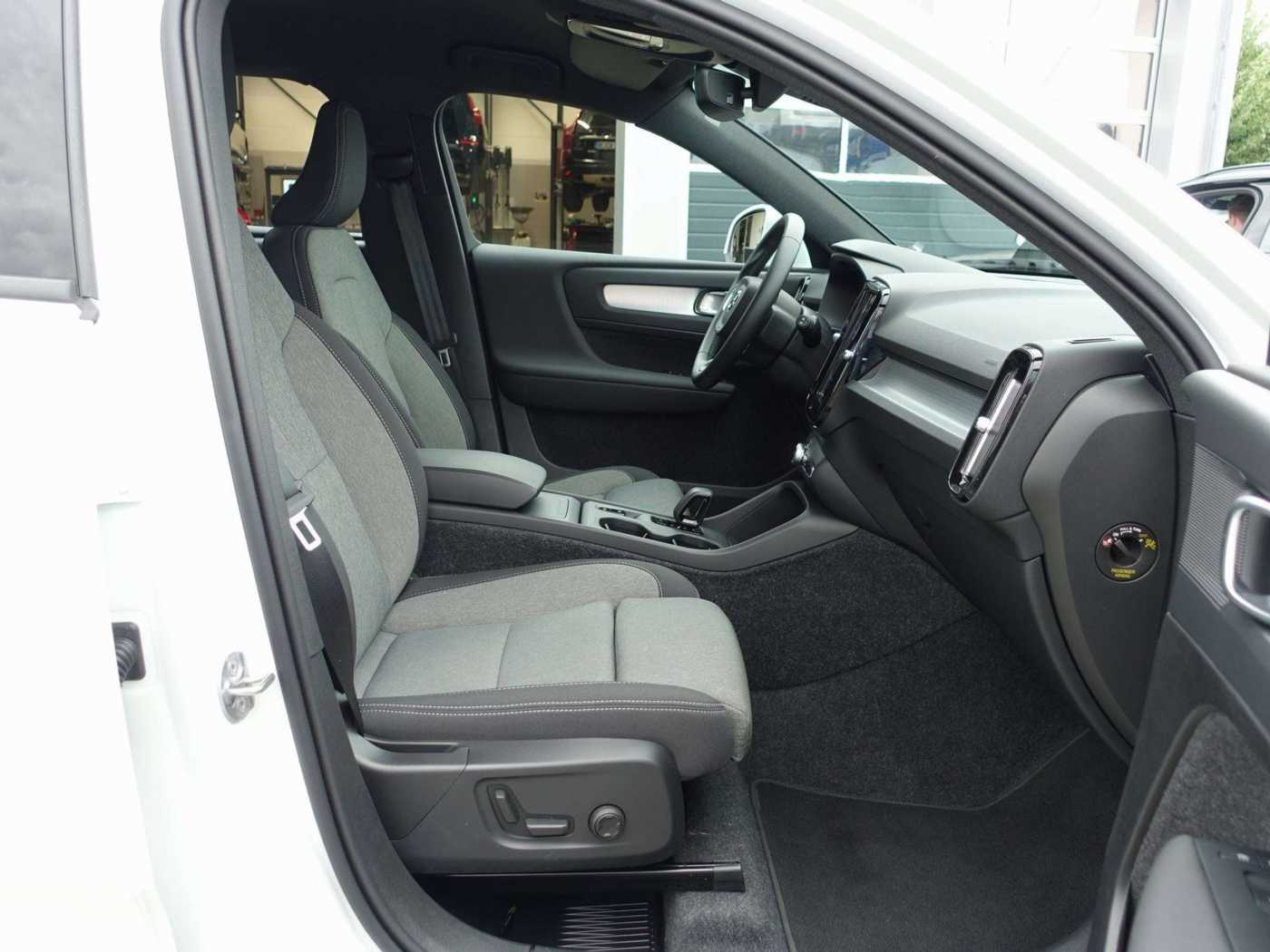 Volvo  Core B3 Mild-Hybrid/Kamera/Pilot/Memory/LED
