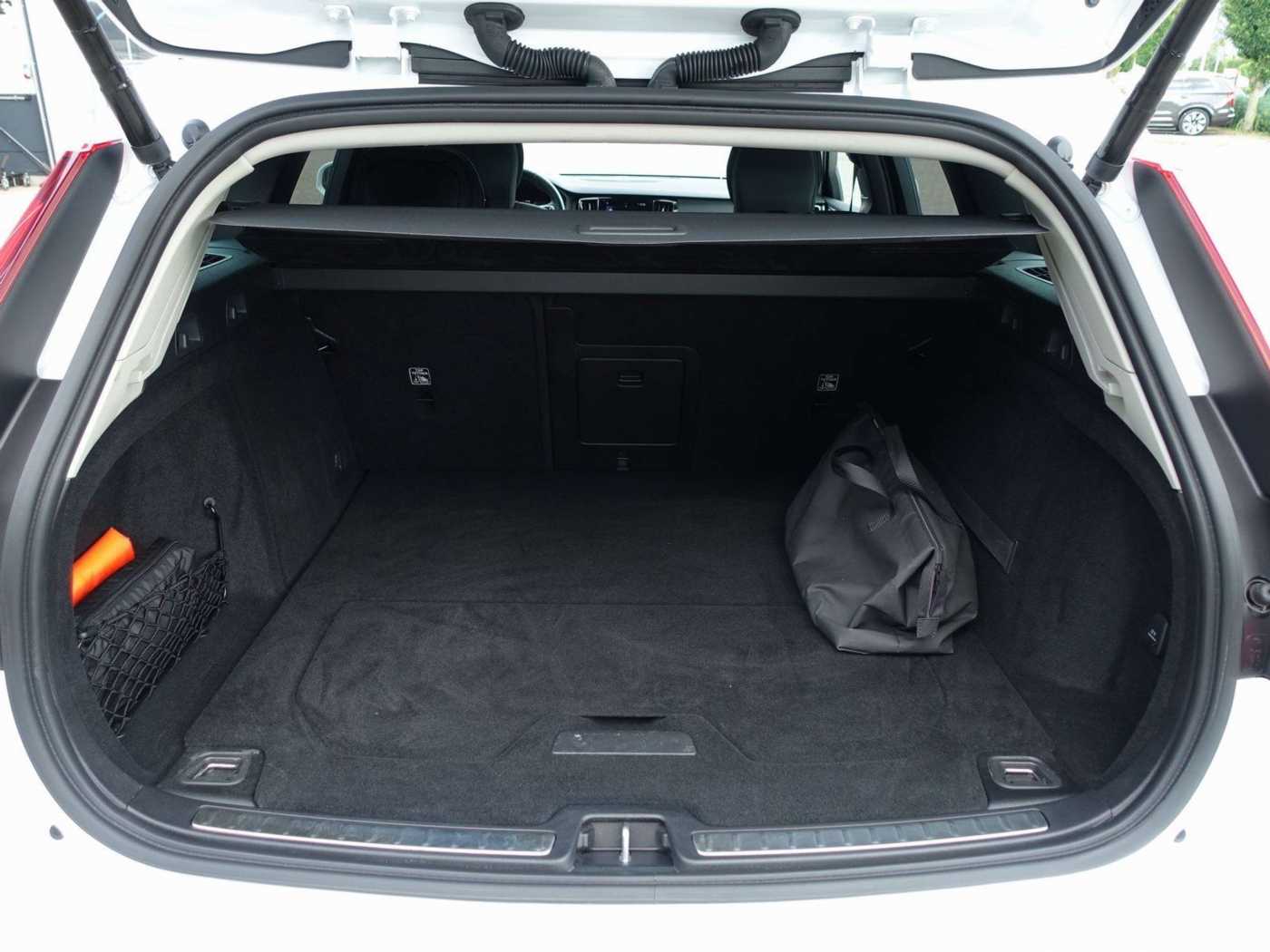 Volvo  T6 Twin Engine AWD Inscription/Pano/HeadUP