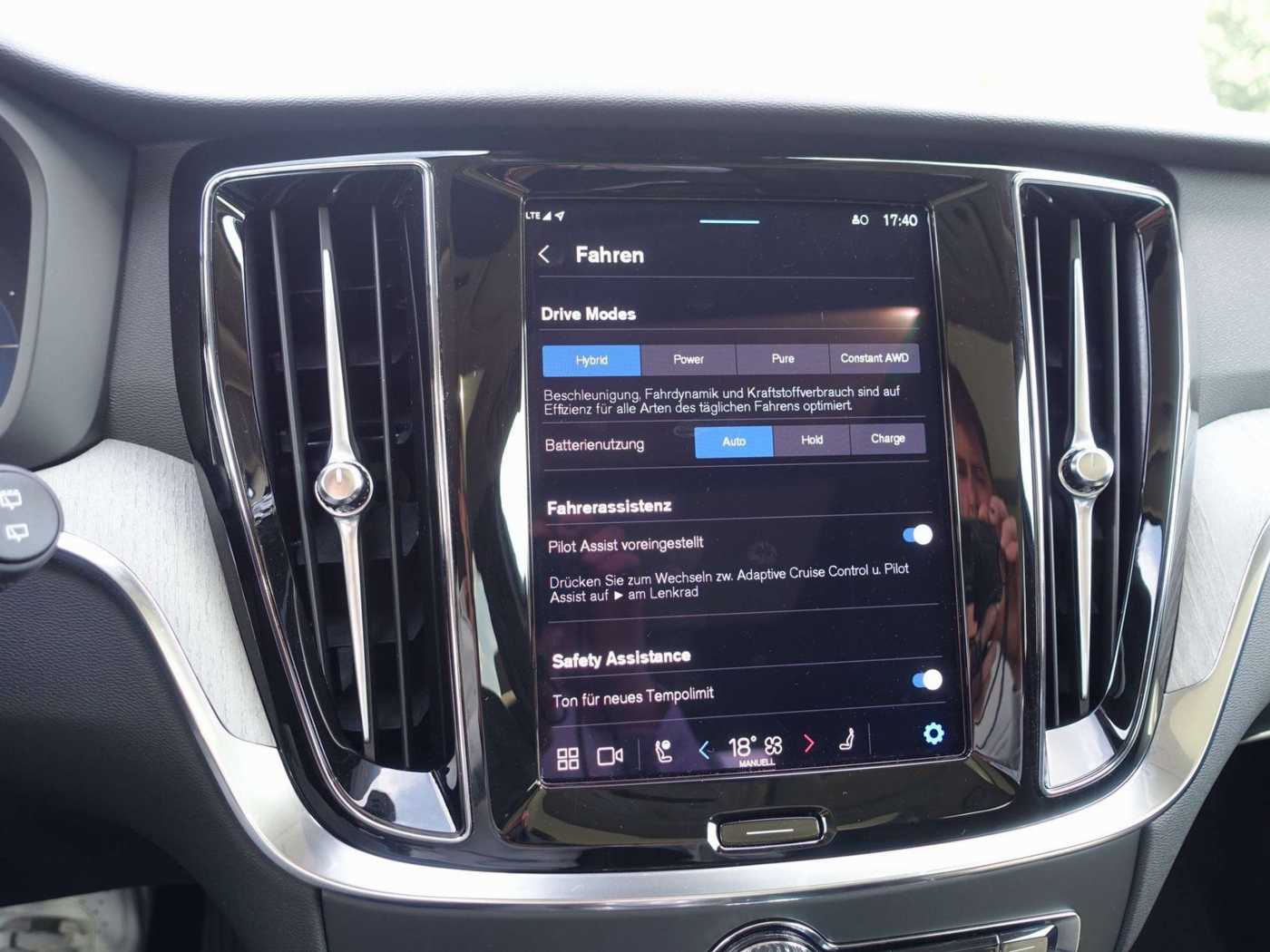 Volvo  Plus T6 AWD Plug-in Hybrid/Pano/360°/AHK