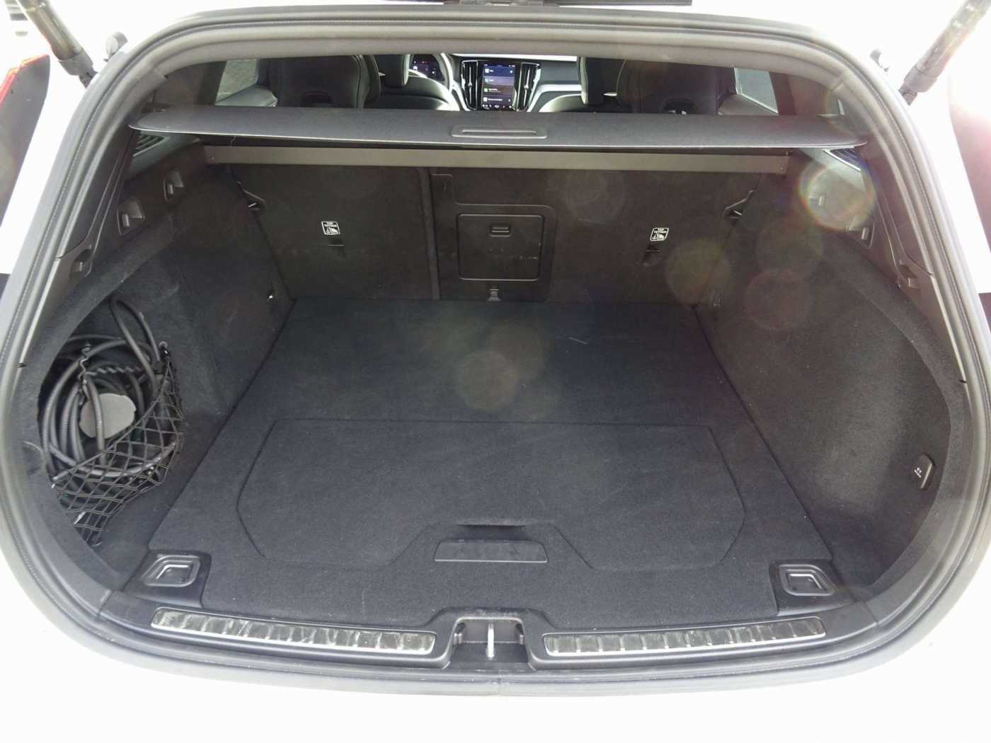 Volvo  T8 AWD Plug-in Hybrid/B&W/Lenkradhz. /HeadUp