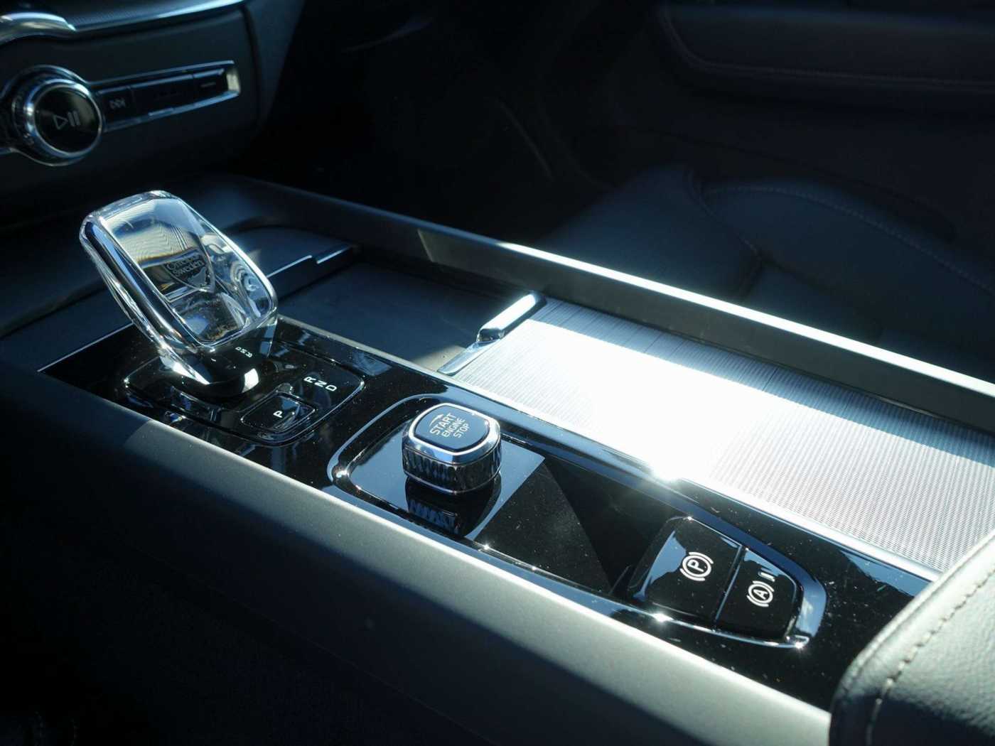 Volvo  Recharge Black Edition Plus T6 AWD/360°/