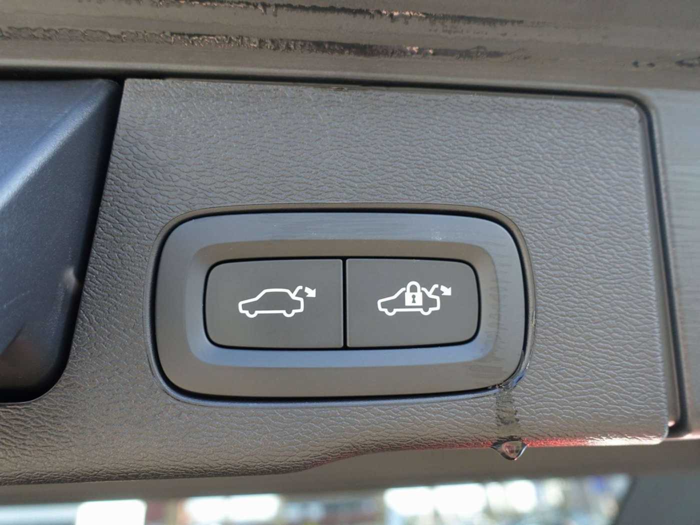 Volvo  Recharge Black Edition Plus T6 AWD/360°/