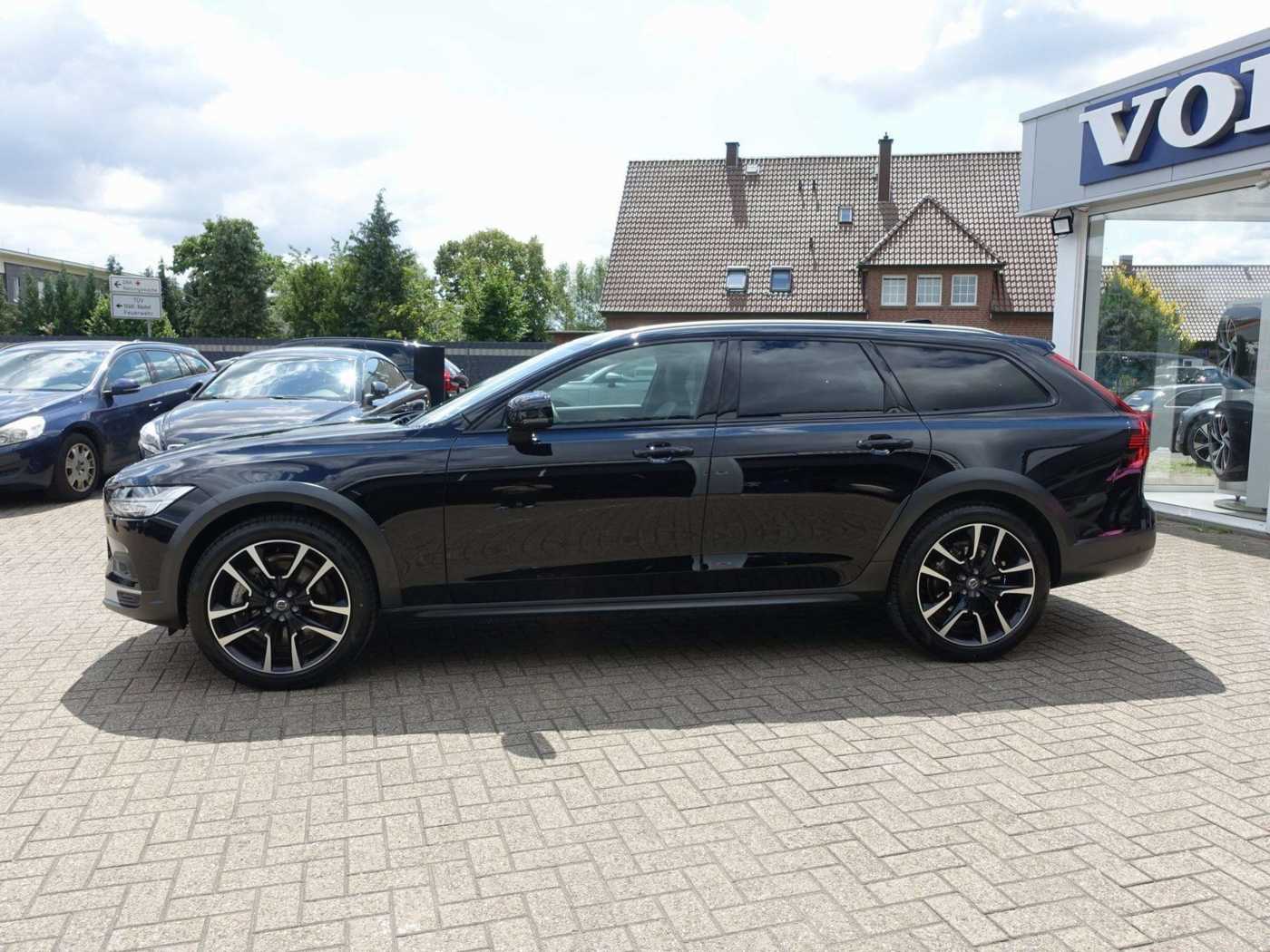 Volvo  Ultimate B5 AWD/B&W/Massage