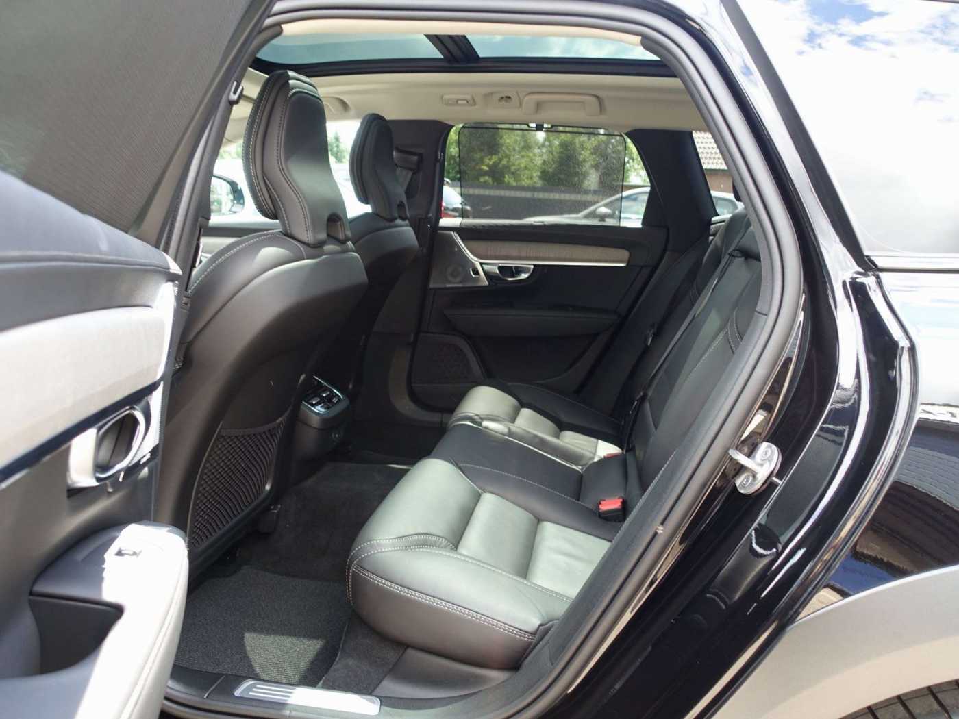 Volvo  Ultimate B5 AWD/B&W/Massage