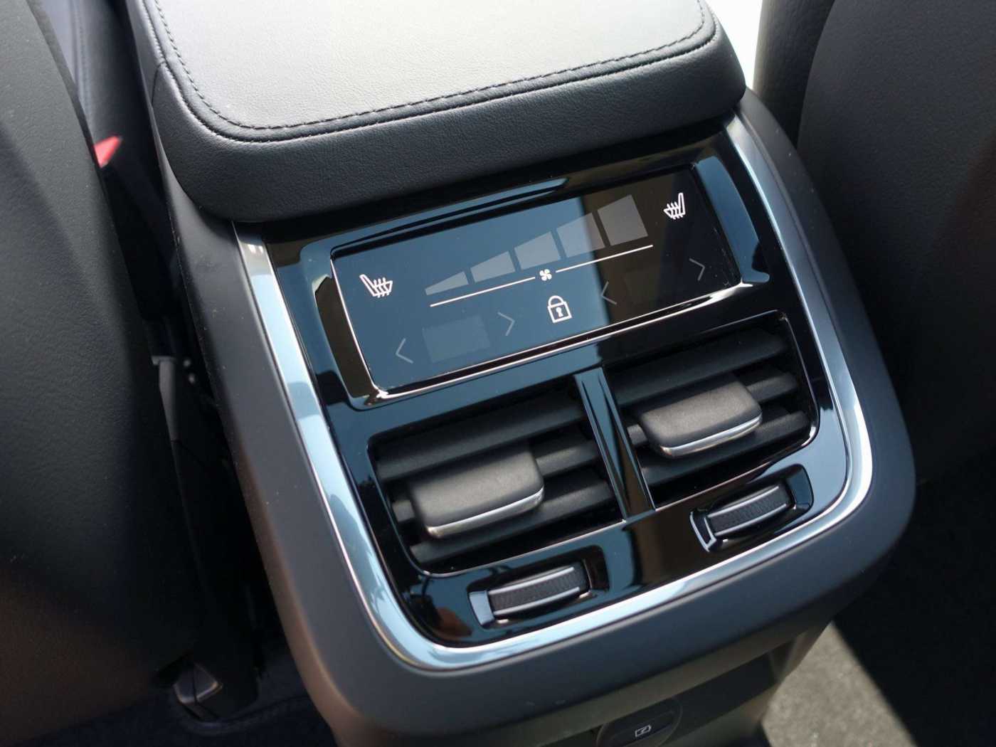 Volvo  Recharge Plus Dark T8 AWD/AHK/Pano/360°/H&K