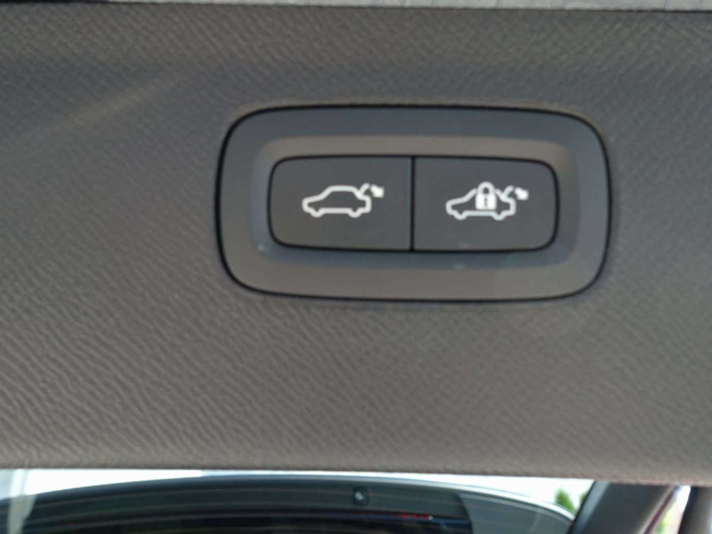 Volvo  Recharge Plus Dark T8 AWD/AHK/Pano/360°/H&K
