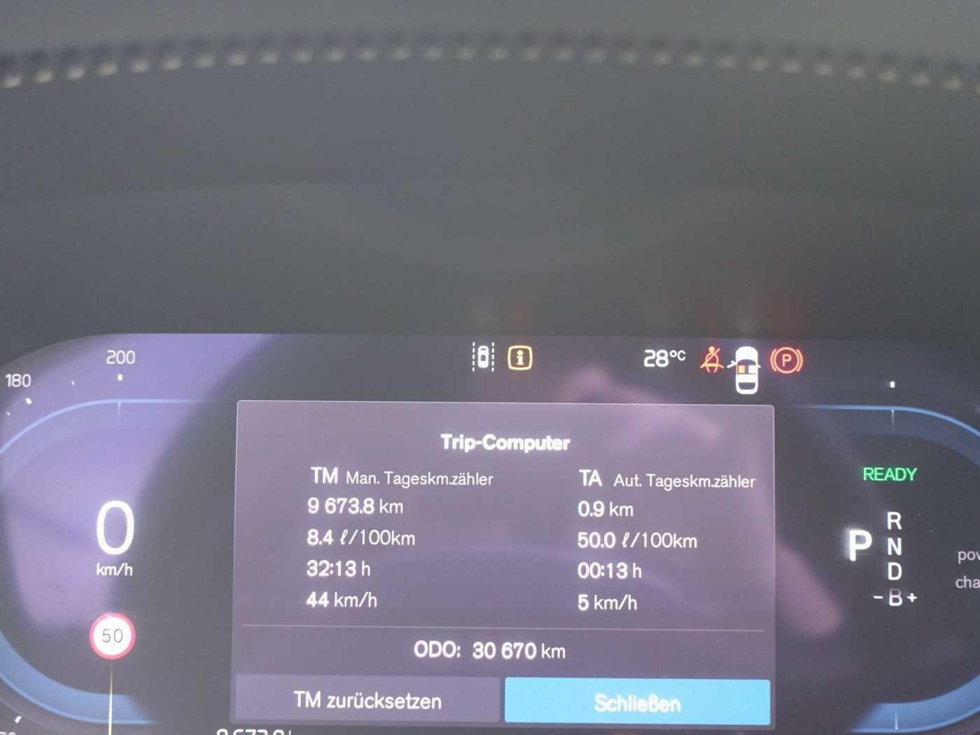 Volvo  Ultra Dark T6 AWD Plug-in Hybrid B&W/AHK/360