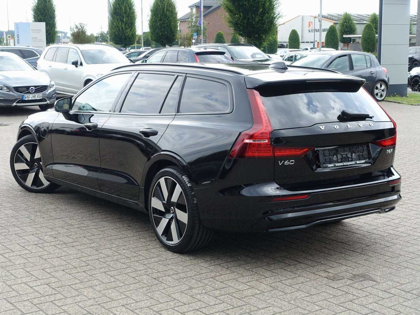 Volvo  Ultra Dark T6 AWD Plug-in Hybrid B&W/AHK/360