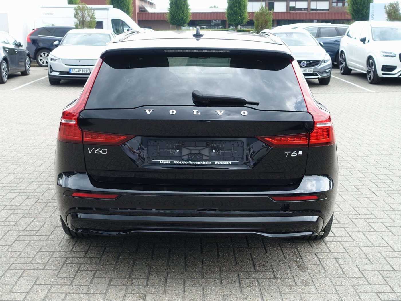 Volvo  Ultra Dark T6 AWD Plug-in Hybrid B&W/AHK/360