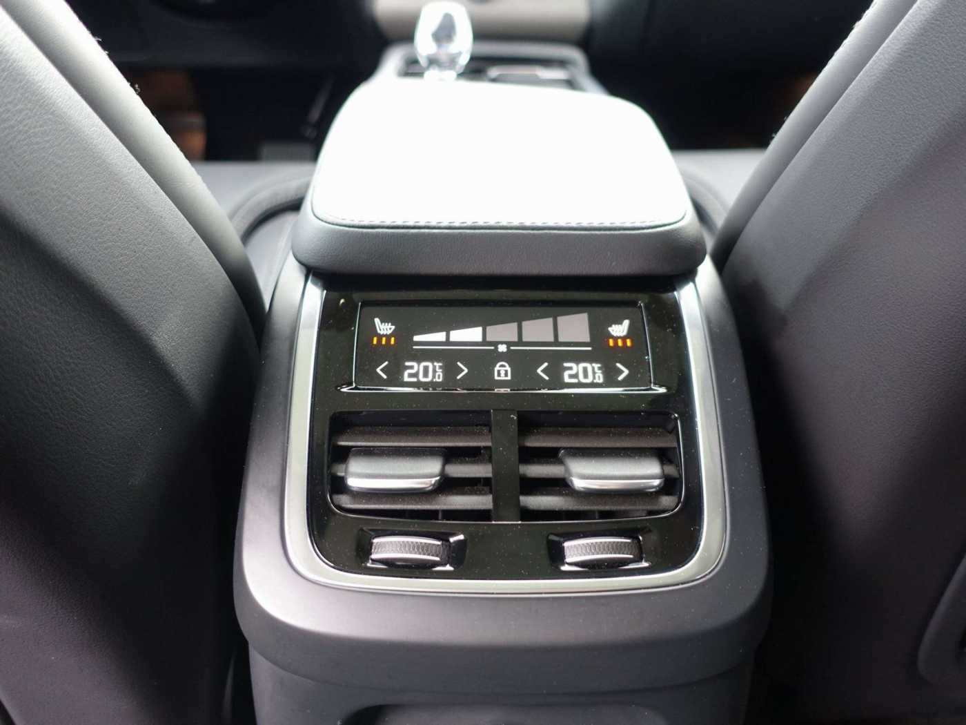 Volvo  Plus Bright T8 AWD HUD/B&W/FOUR-C/AHK/360