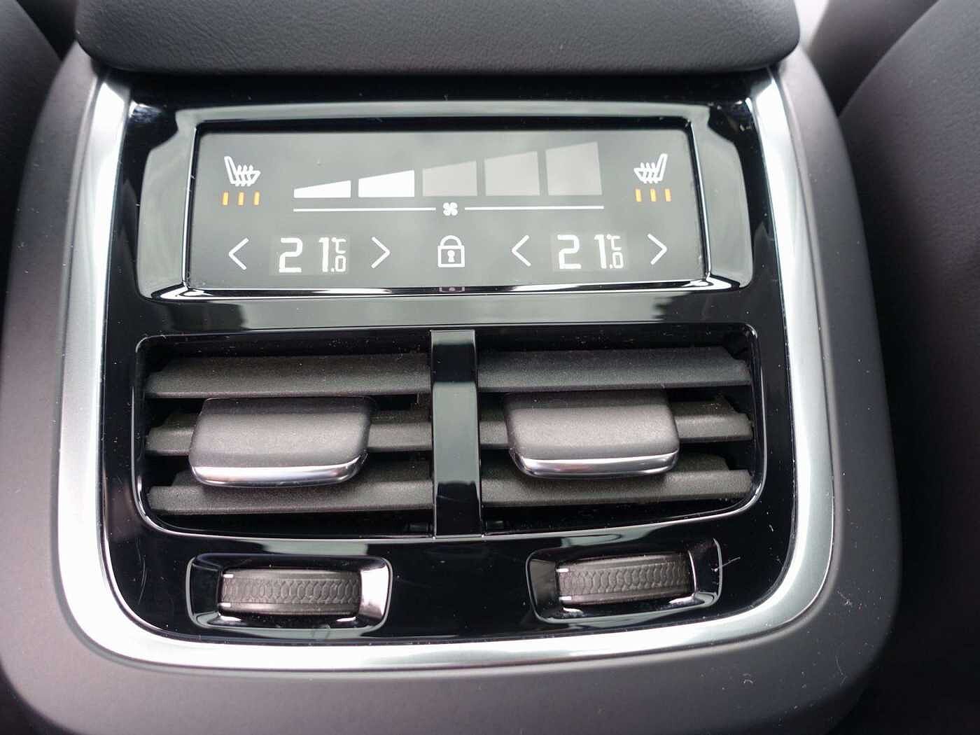 Volvo  Plus Bright T8 AWD PANO/B&W/FOUR-C/AHK/BLIS