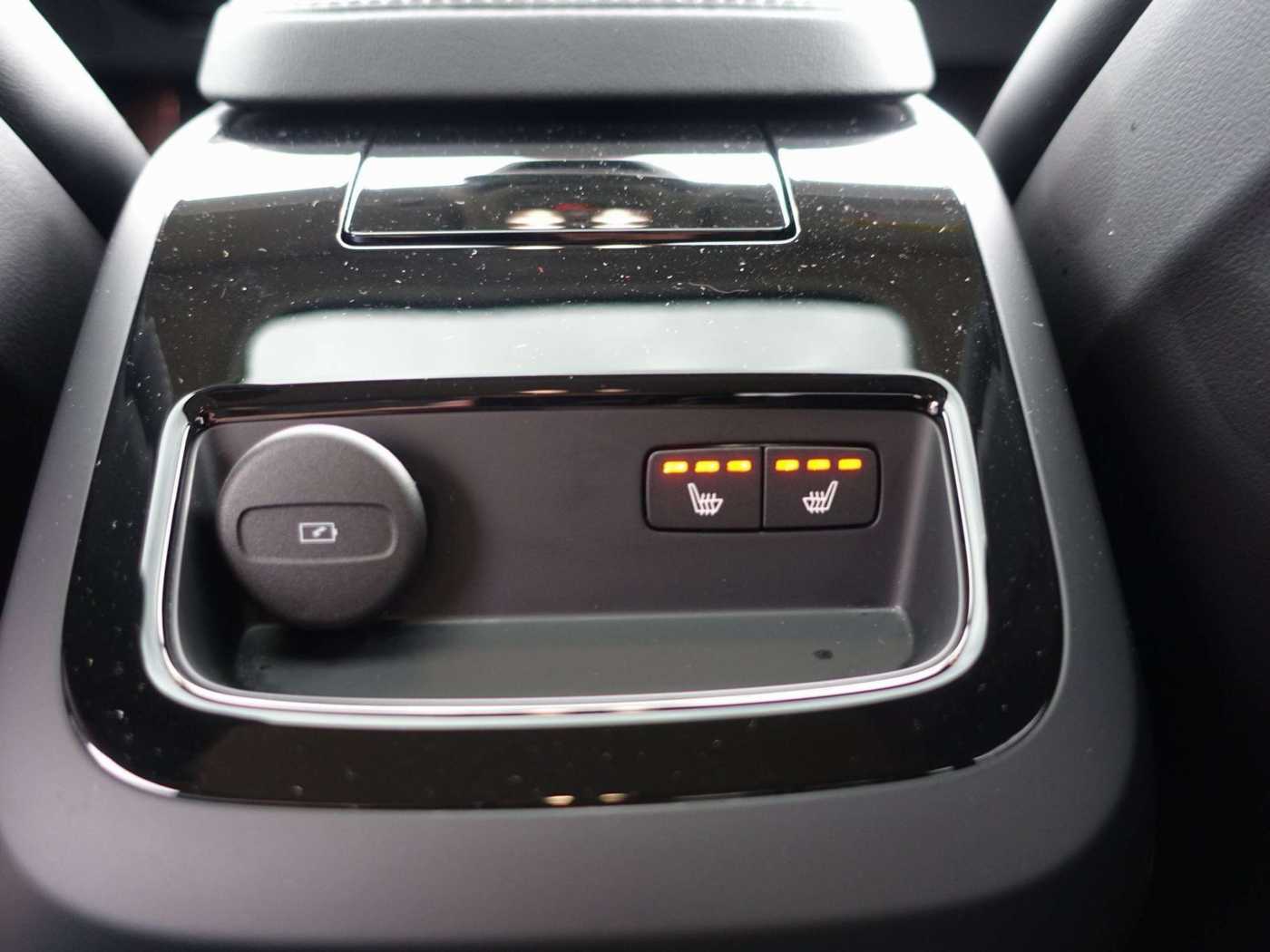 Volvo  Recharge Ultimate T8 AWD B&W/HUD/SHD/360°