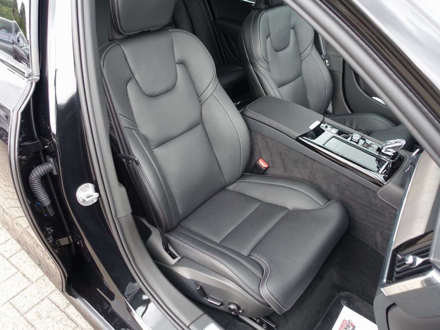 Volvo  Recharge Ultimate T8 AWD B&W/HUD/SHD/360°