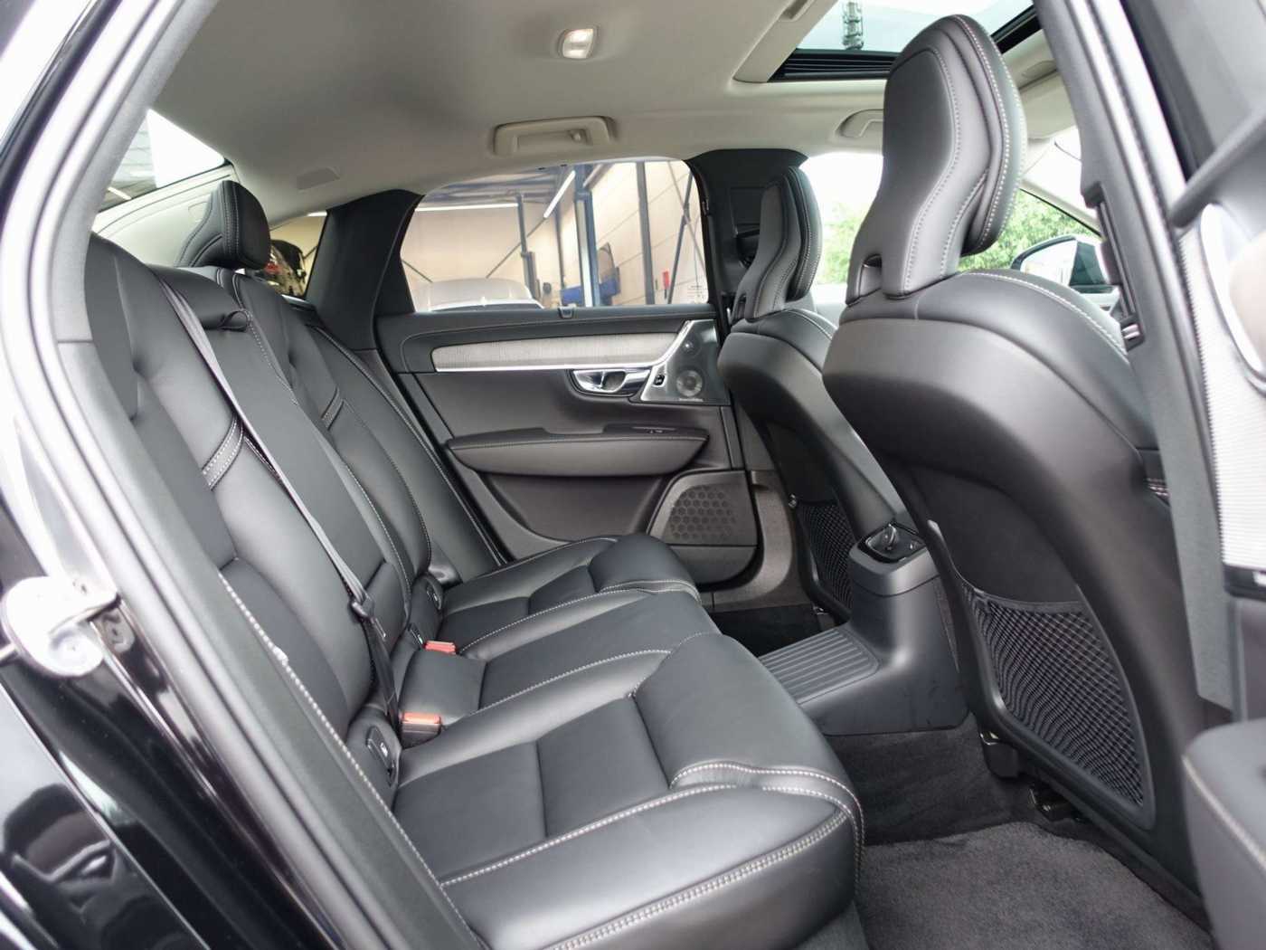 Volvo  Recharge Ultimate T8 AWD B&W/HUD/SHD/360°
