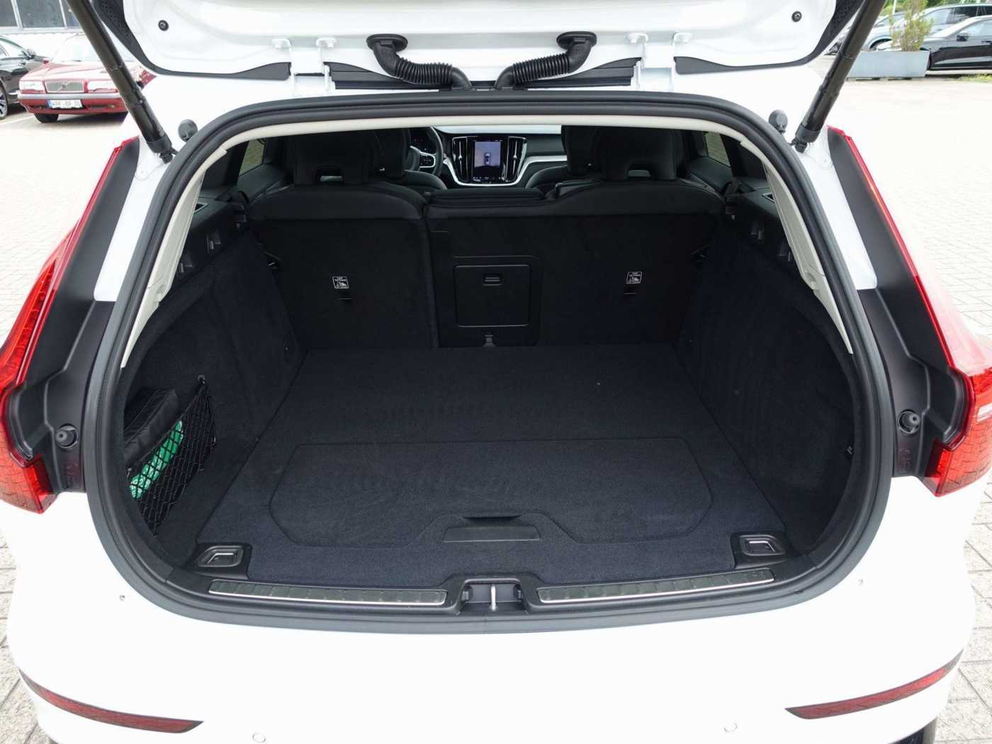 Volvo  Ultra T6 AWD Plug-in Hybrid/360°Cam/AHK/BLIS