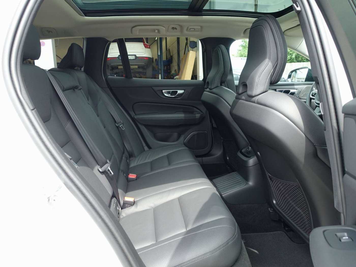 Volvo  Ultra T6 AWD Plug-in Hybrid/360°Cam/AHK/BLIS