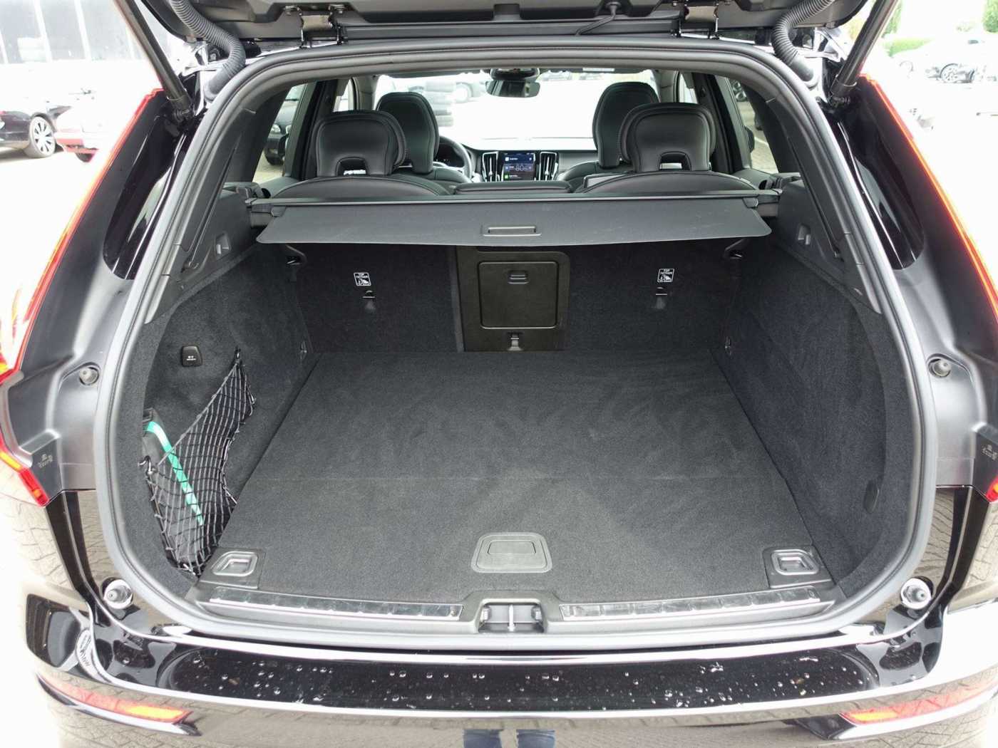 Volvo  Black Edition Ultra T6 AWD B&W/PANO/HUD/360