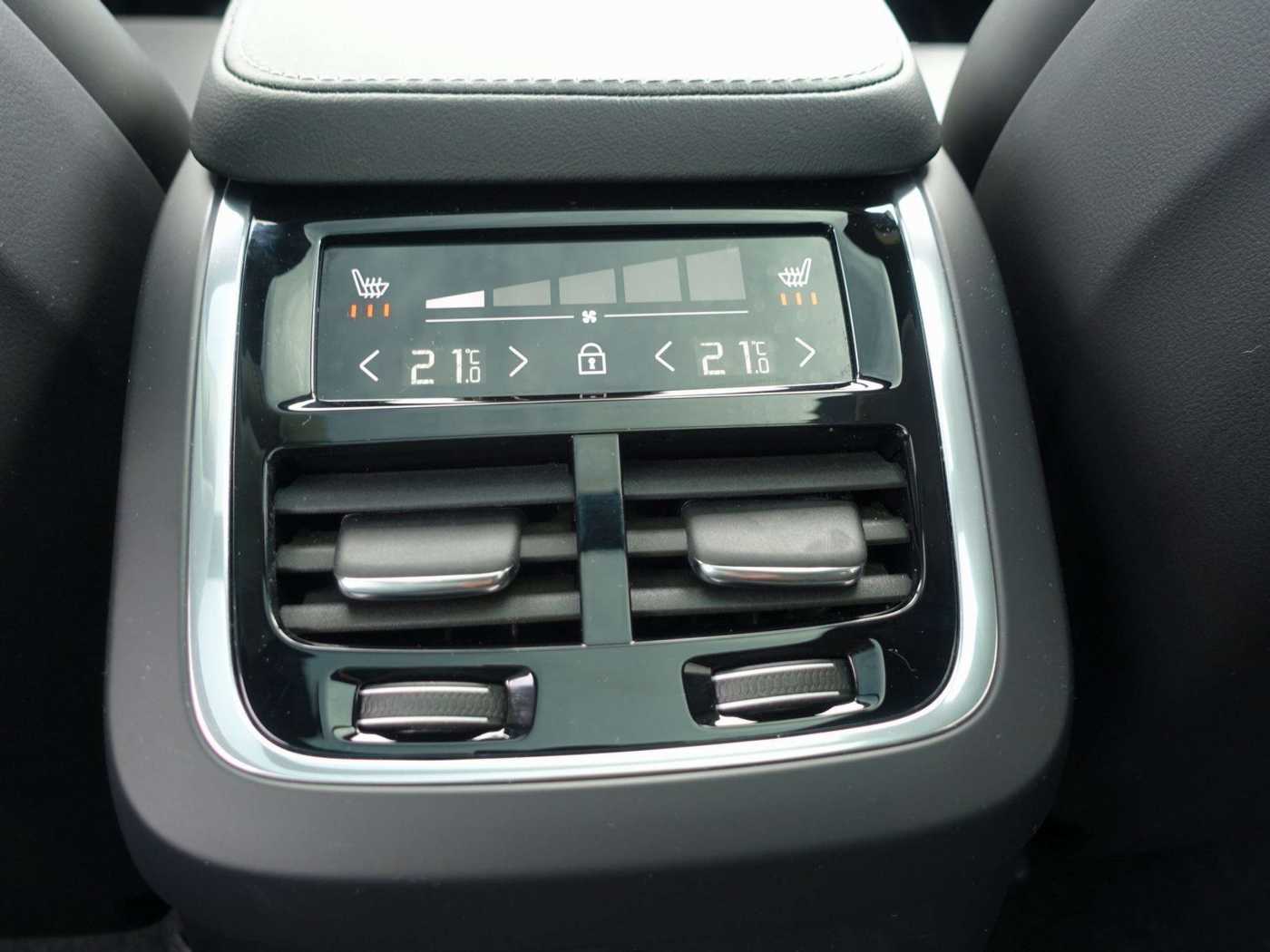 Volvo  Plus Bright T8 AWD Plug-in Hybrid PANO/B&W