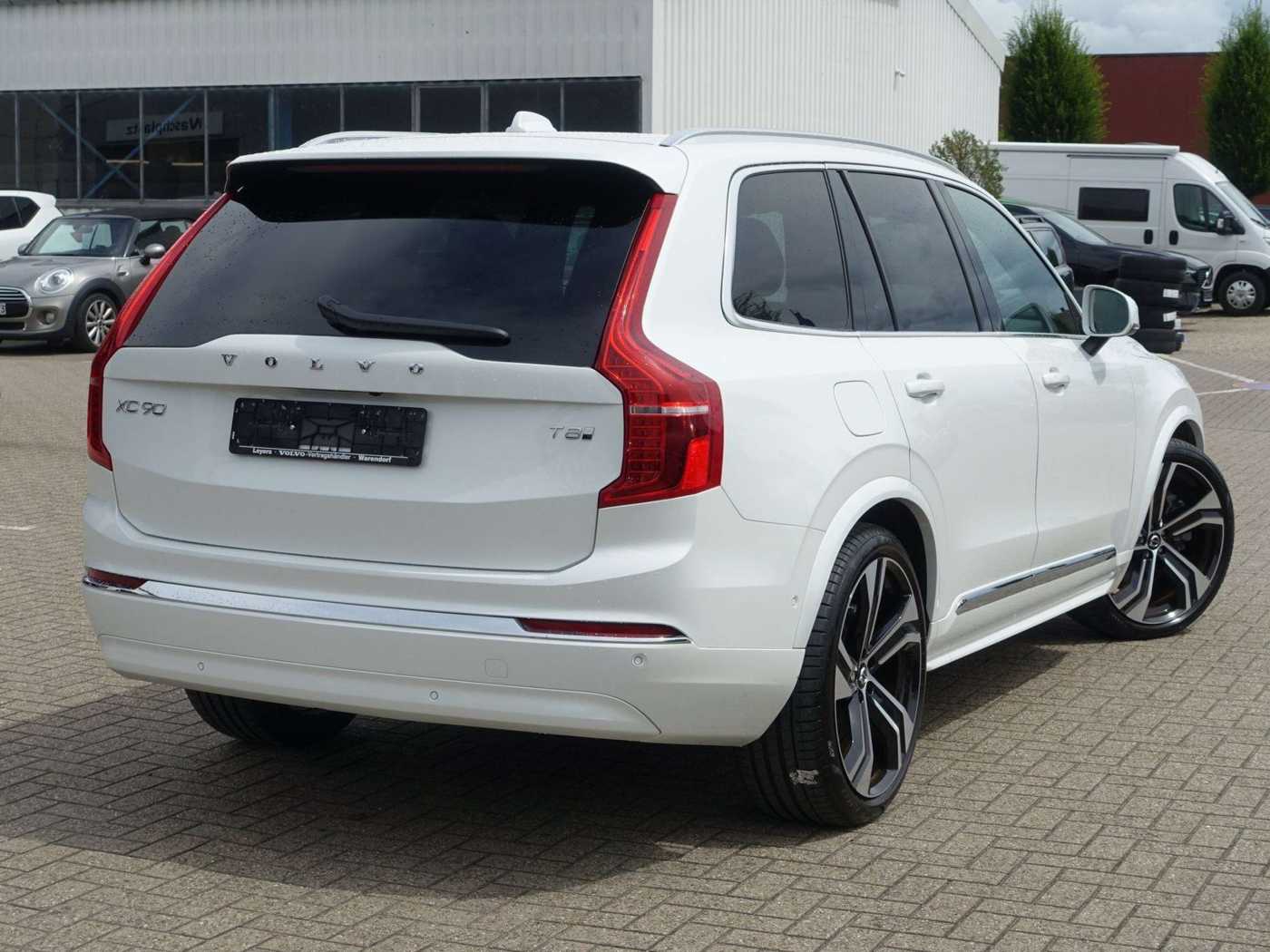 Volvo  Plus Bright T8 AWD Plug-in Hybrid PANO/B&W