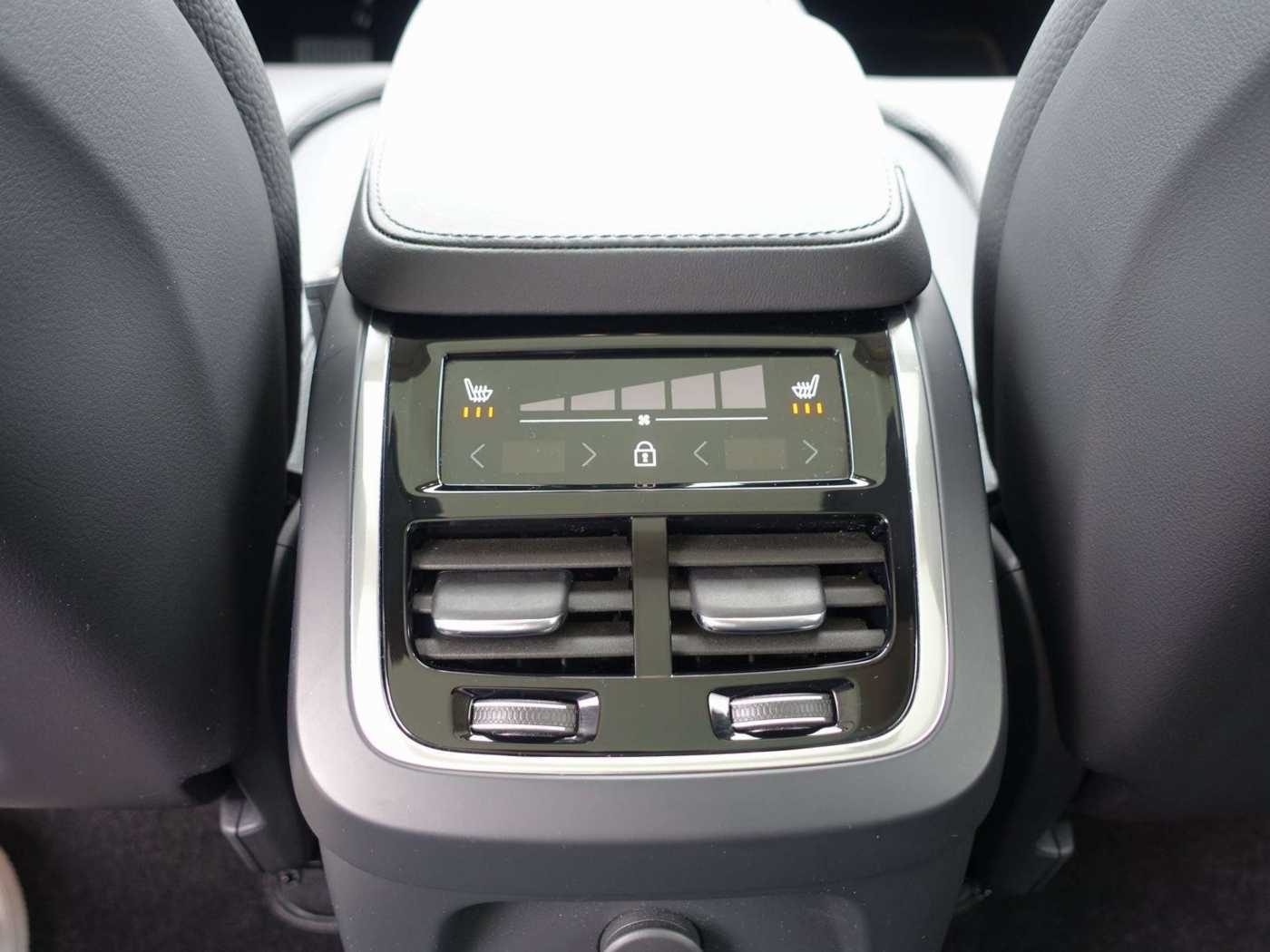 Volvo  Ultra T8 AWD Plug-in Hybrid/360°Cam/AHK/22'
