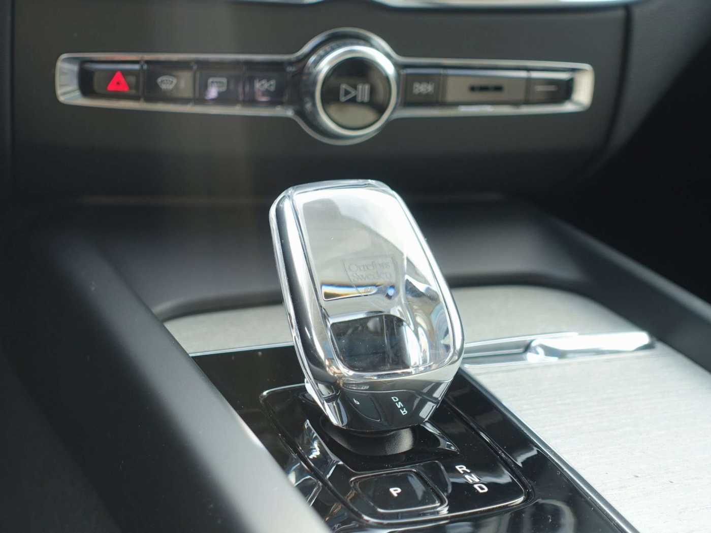 Volvo  Ultra Dark B5 AWD/Four-C/360°Cam/Massage