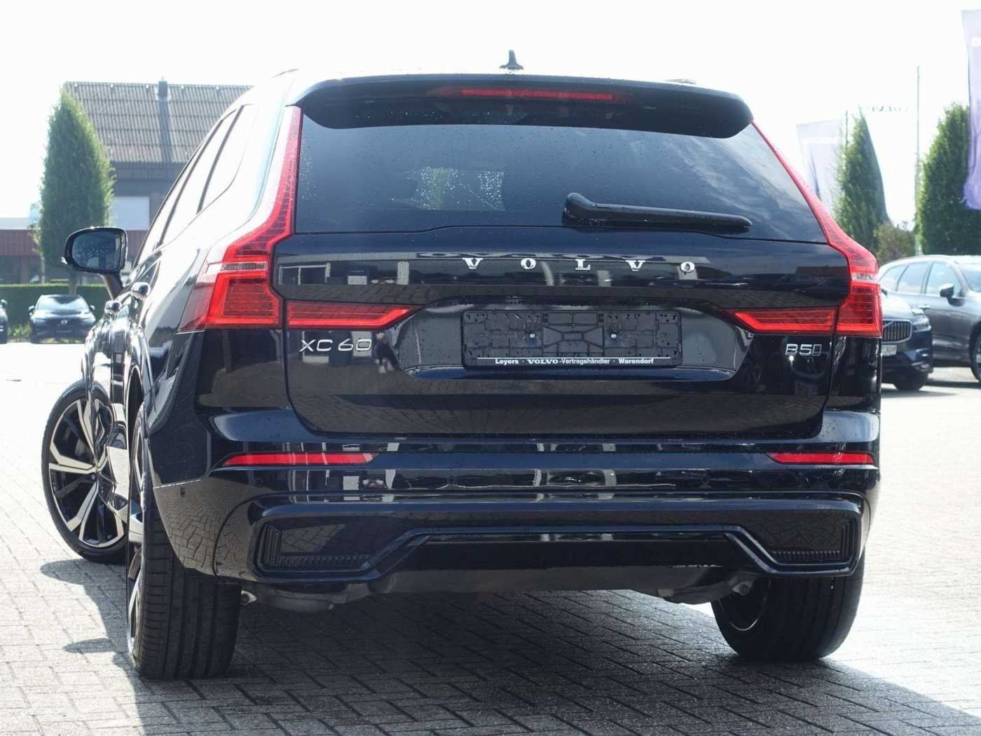 Volvo  Ultra Dark B5 AWD/Four-C/360°Cam/Massage