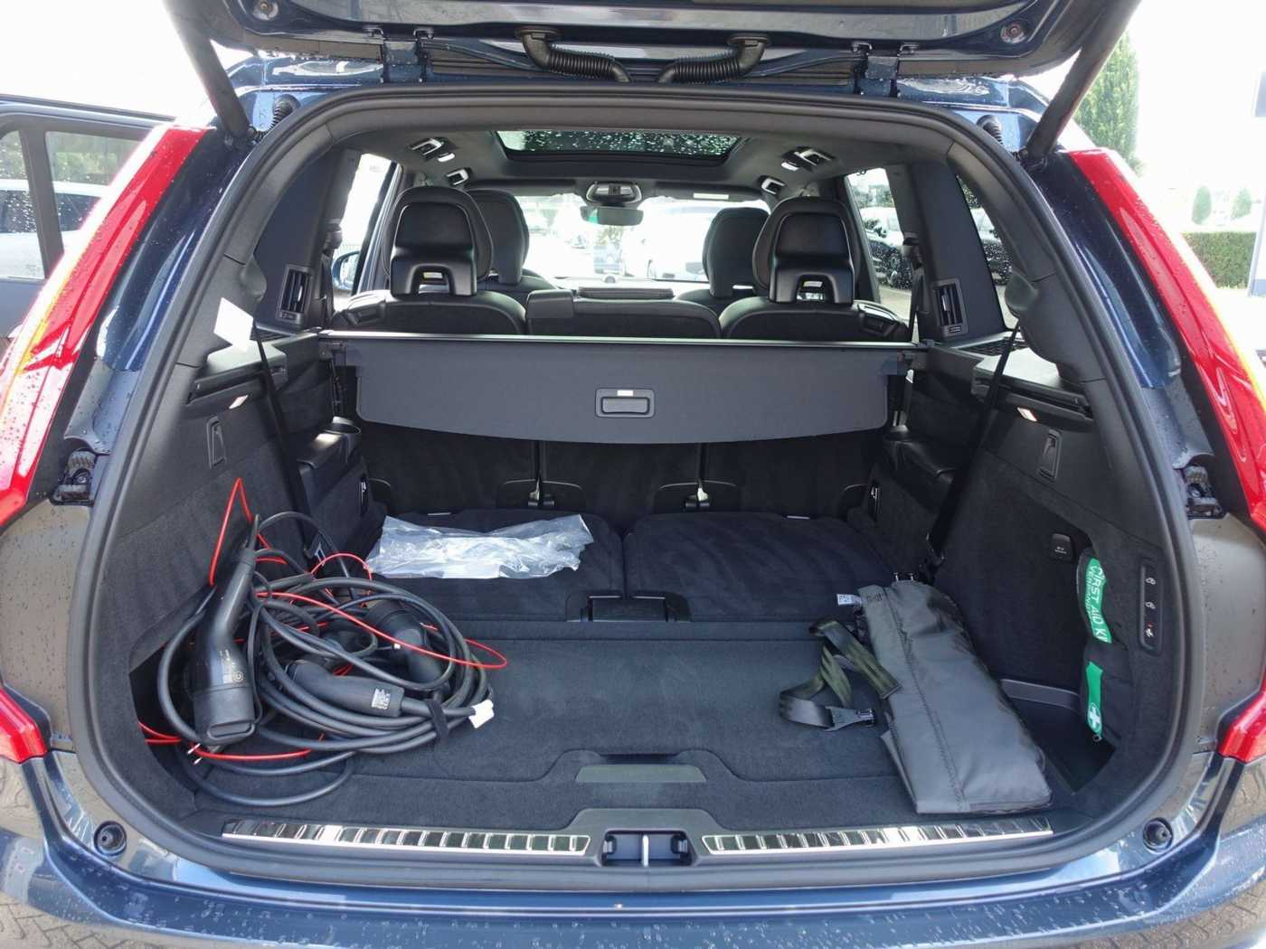 Volvo  Plus T8 AWD Plug-in Hybrid/FourC/AHK/B&W