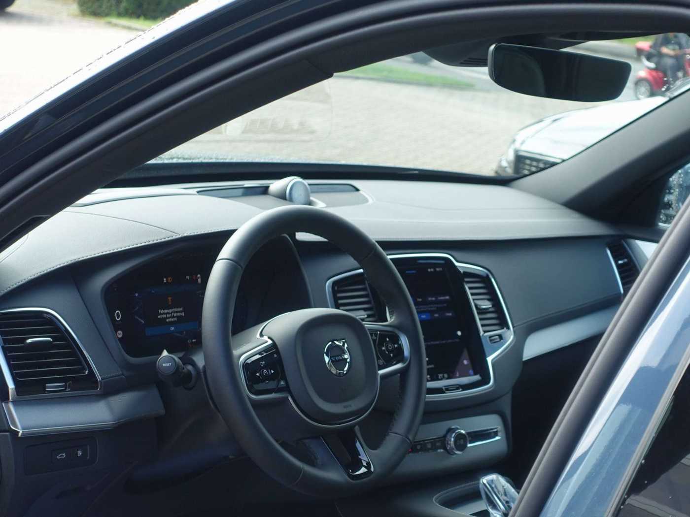 Volvo  Plus T8 AWD Plug-in Hybrid/FourC/AHK/B&W