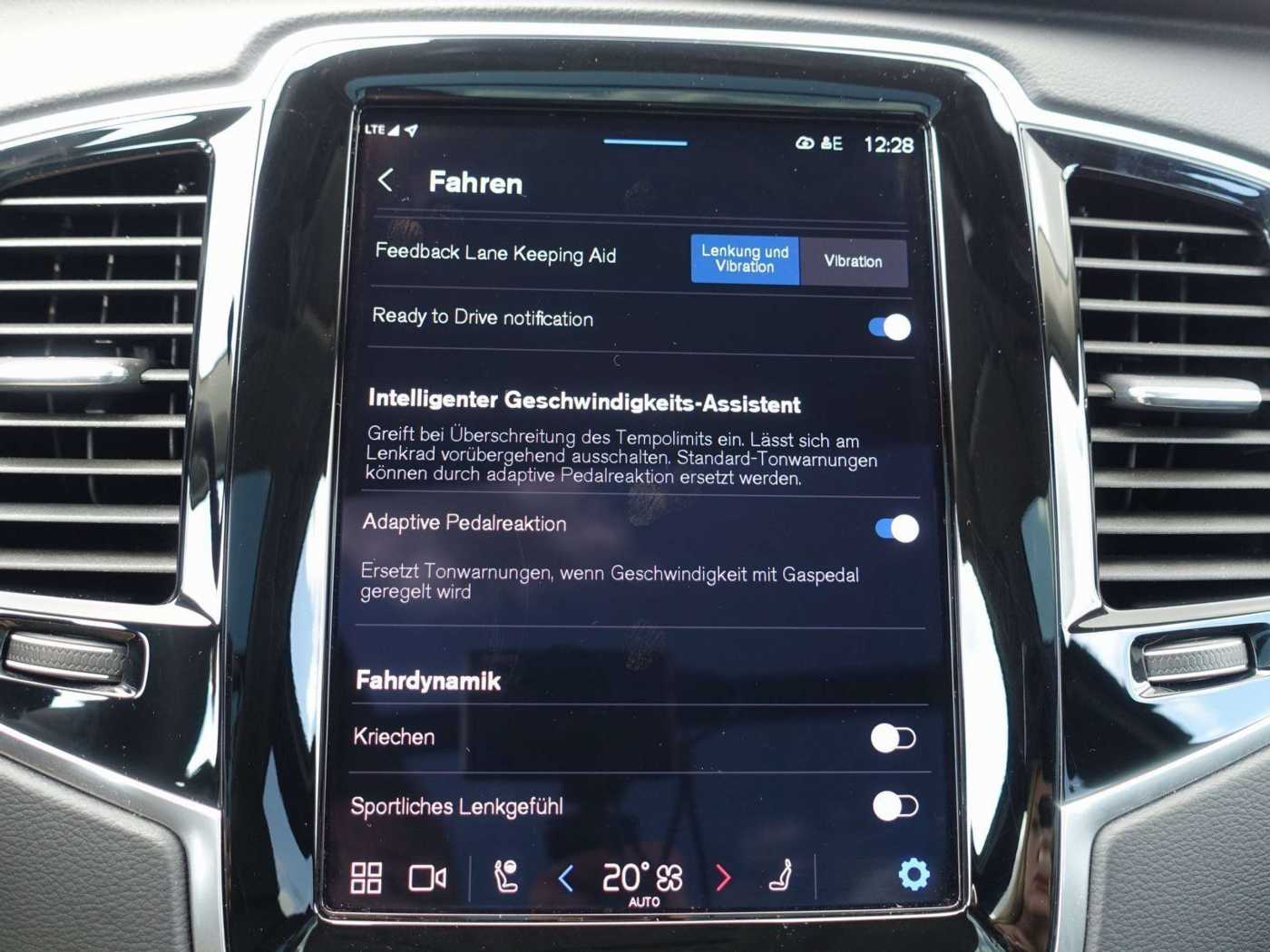 Volvo  Plus T8 AWD Plug-in/360°Cam/HeadUp/Panorama