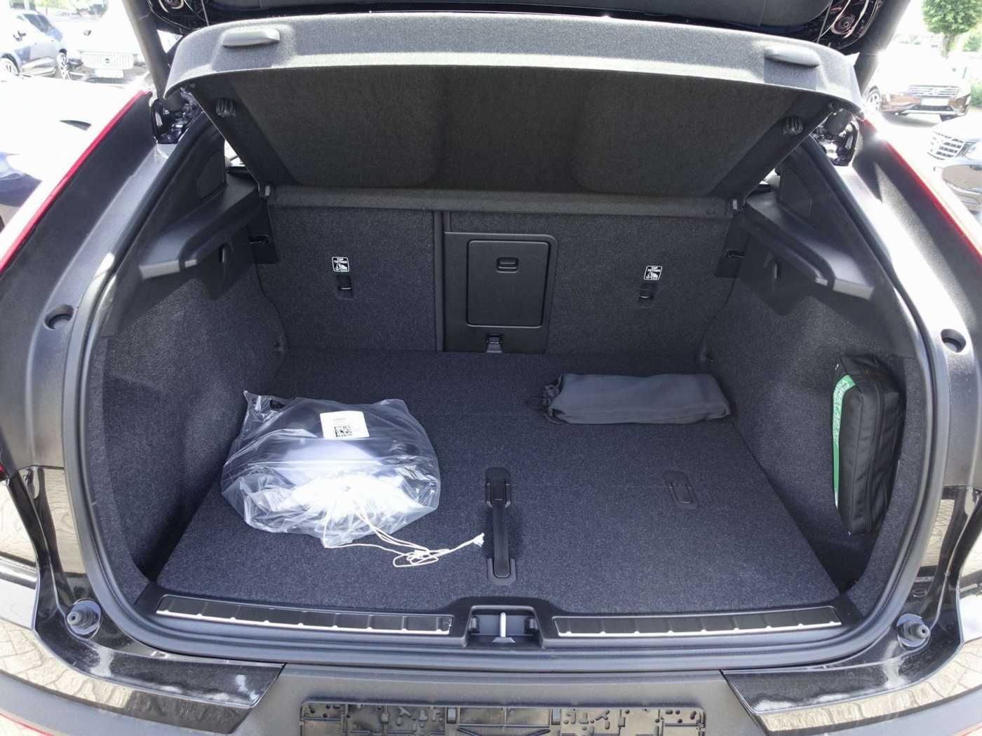 Volvo  Recharge Single Motor Extended Range/Pano