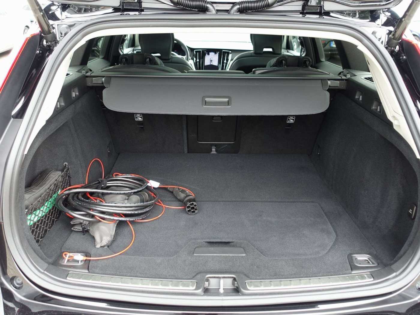 Volvo  Plus Dark T6 AWD Plug-in Hybrid PANO/AHK/360