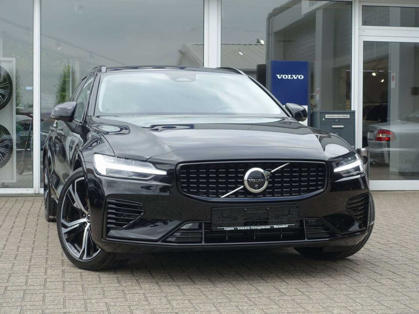 Volvo  Plus Dark T6 AWD Plug-in Hybrid PANO/AHK/360