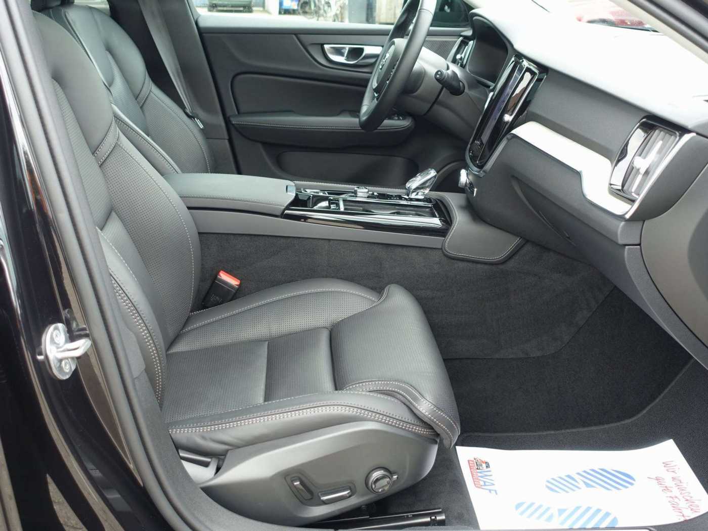 Volvo  Plus Dark T6 AWD Plug-in Hybrid PANO/AHK/360