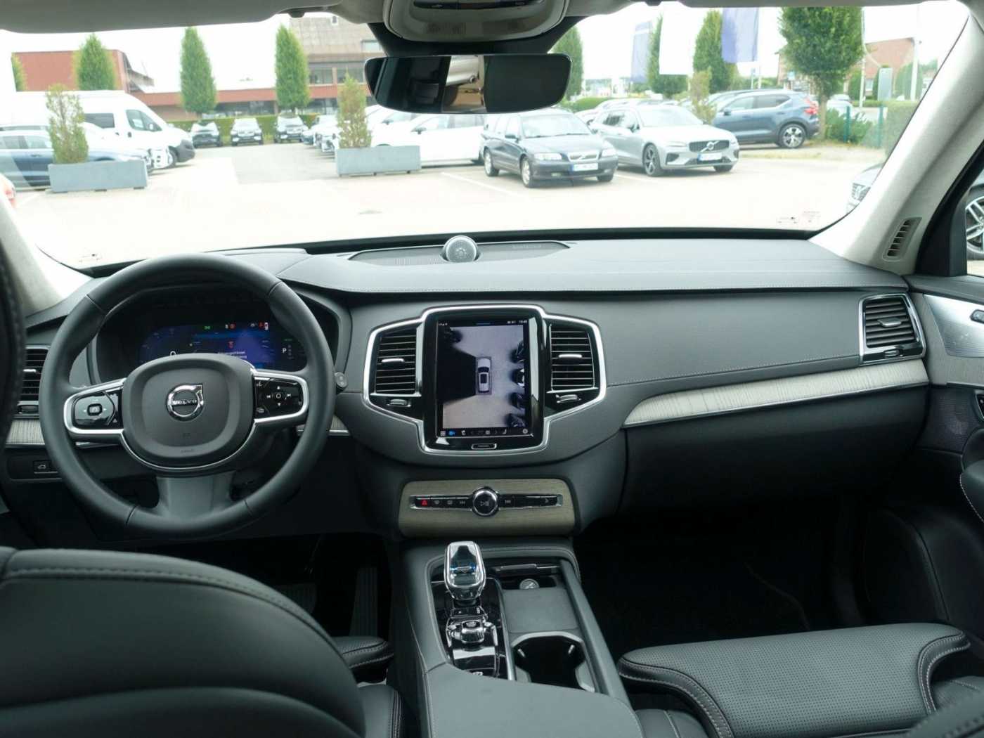 Volvo  Ultra Dark T8 AWD Recharge B&W/PANO/MASSAGE