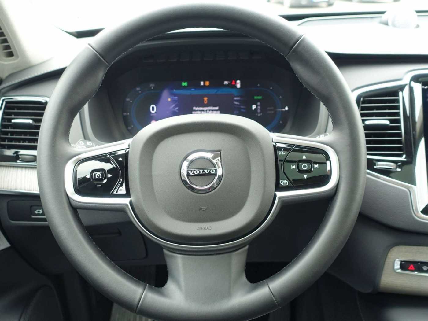 Volvo  Ultra Dark T8 AWD Recharge B&W/PANO/MASSAGE