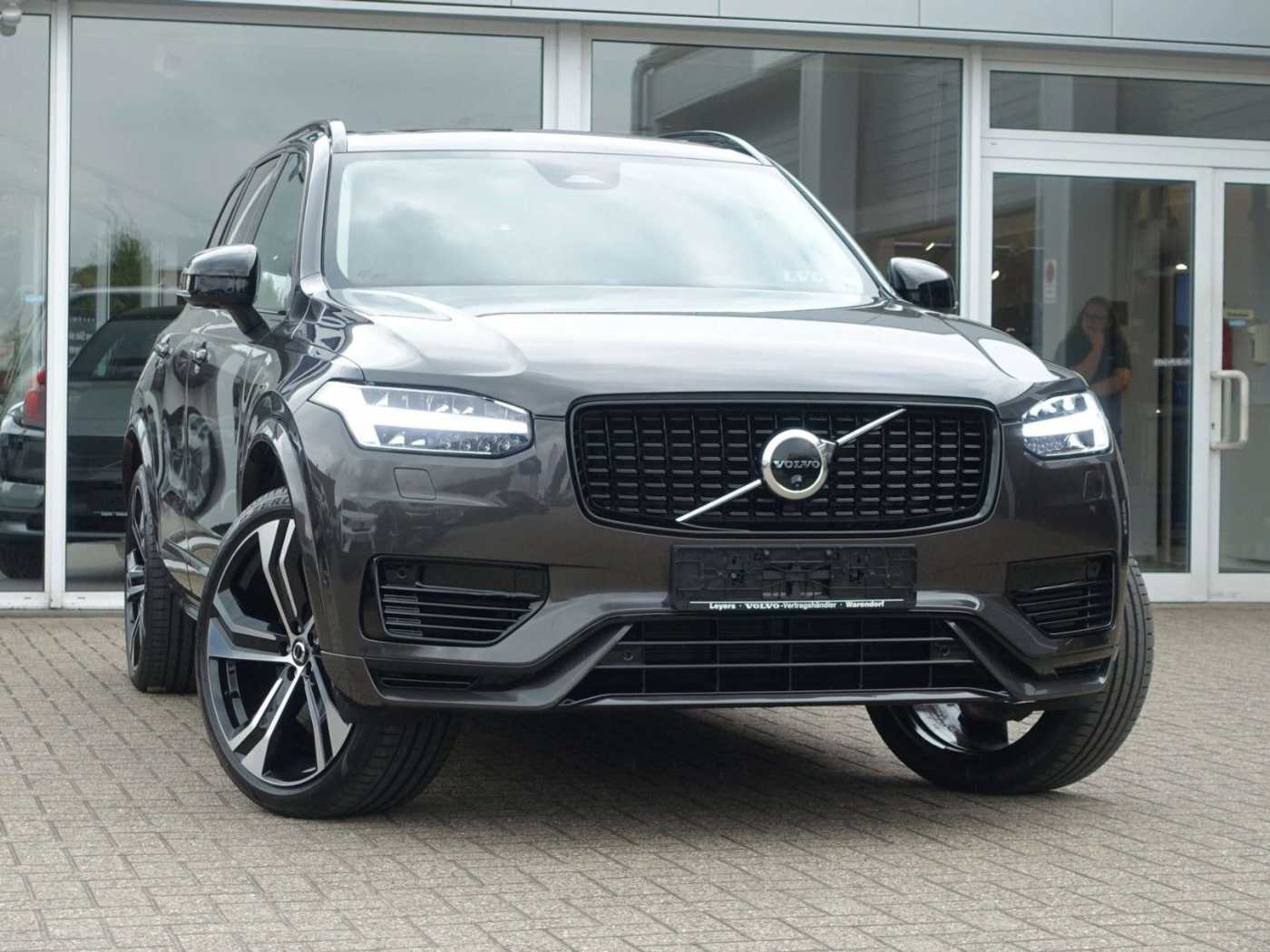 Volvo  Ultra Dark T8 AWD Recharge B&W/PANO/MASSAGE