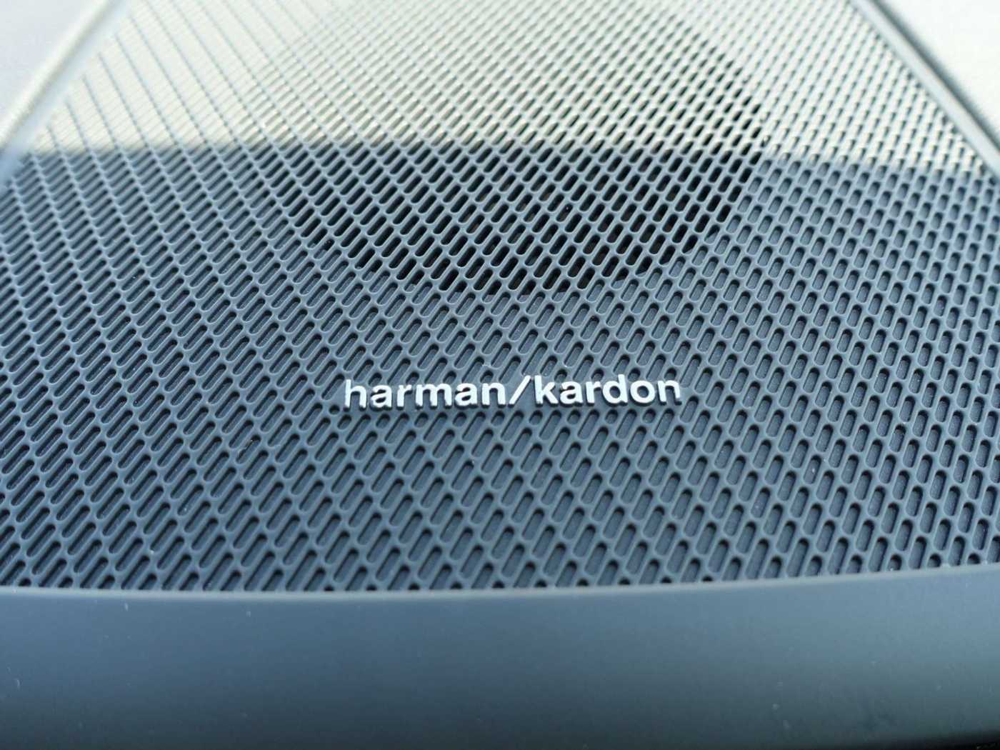 Volvo  B4 Plus Dark AWD 360°Cam/AHK/Harman/Kardon