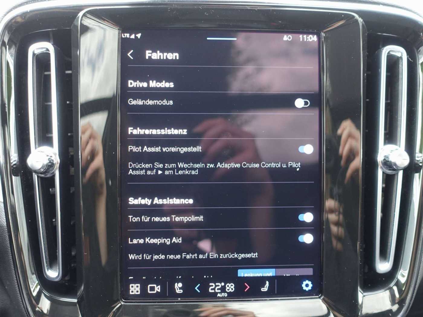 Volvo  Ultra Dark B4 Mild-Hybrid PANO/360°KAM/BLIS