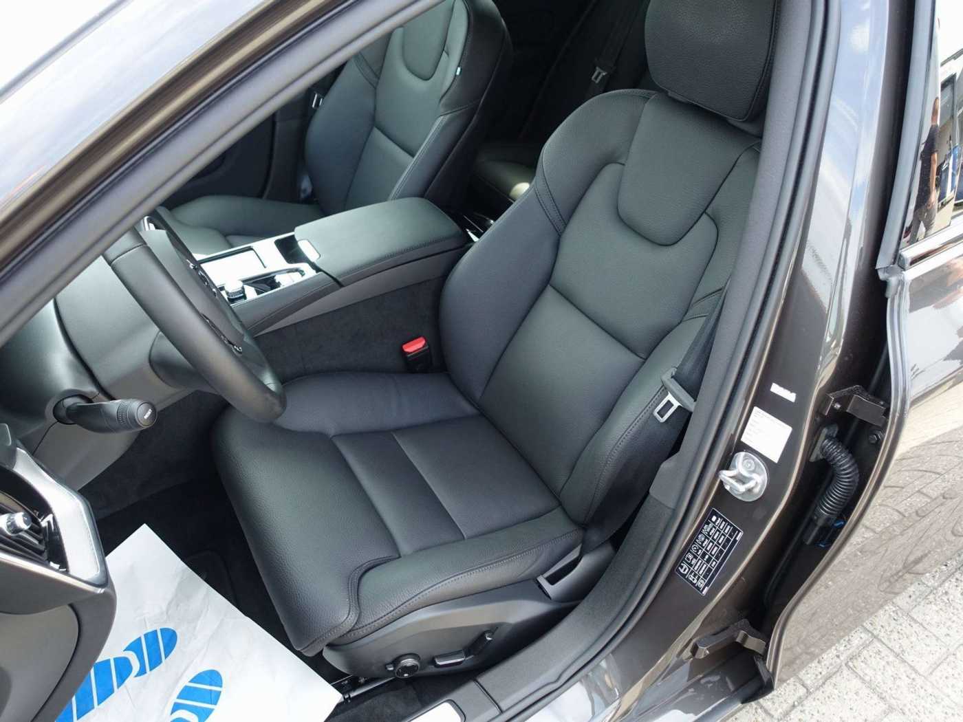 Volvo  Plus Dark T6 AWD Plug-in Hybrid KAMERA/BLIS